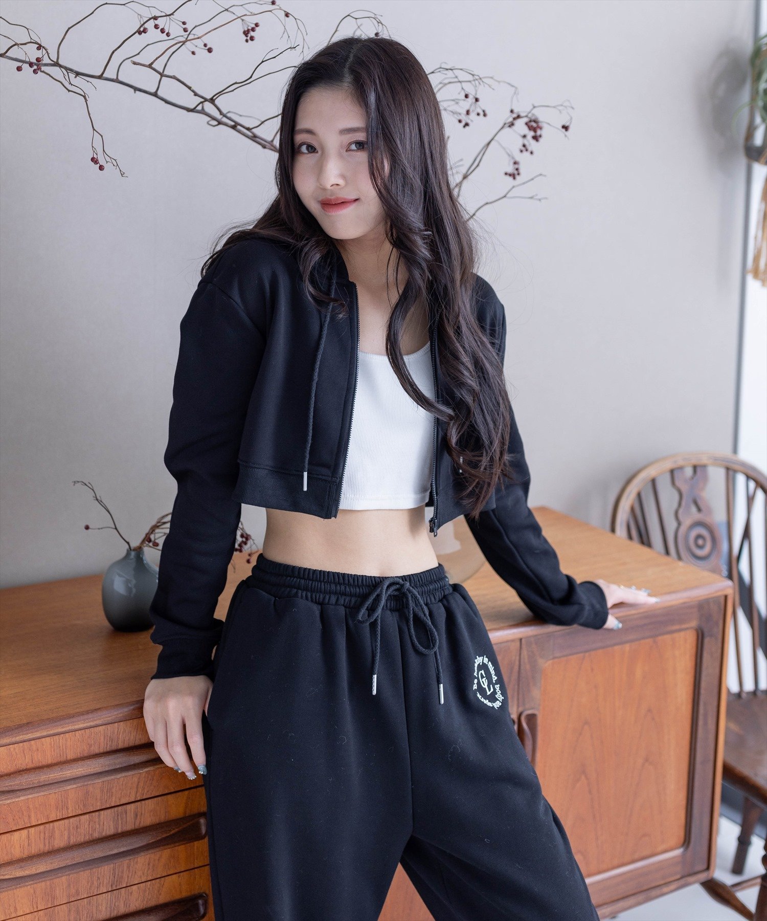 【SALE／40%OFF】clear フード付きショート丈スウェットパーカー(セット可) クリア トップス スウェット・トレーナー ブラック ピンク ホワイト グレーのサムネイル