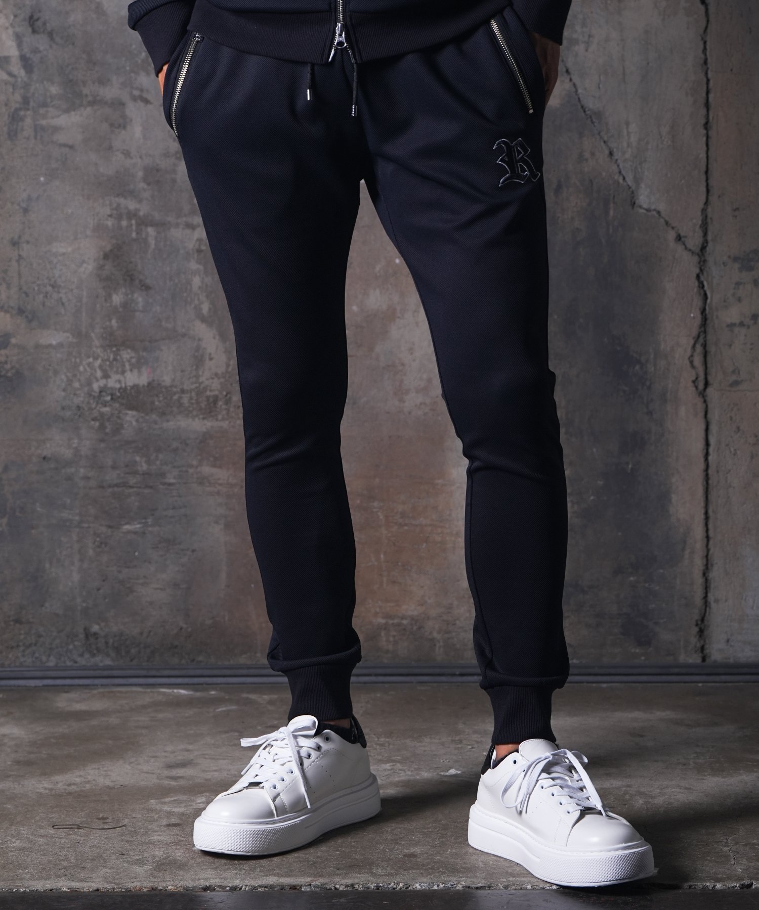 特別価格‼️アダムスジャグラー　ズボン「黒」 アダムス ジャグラーパンツ（adamsJUGGLER）のおすすめ人気商品