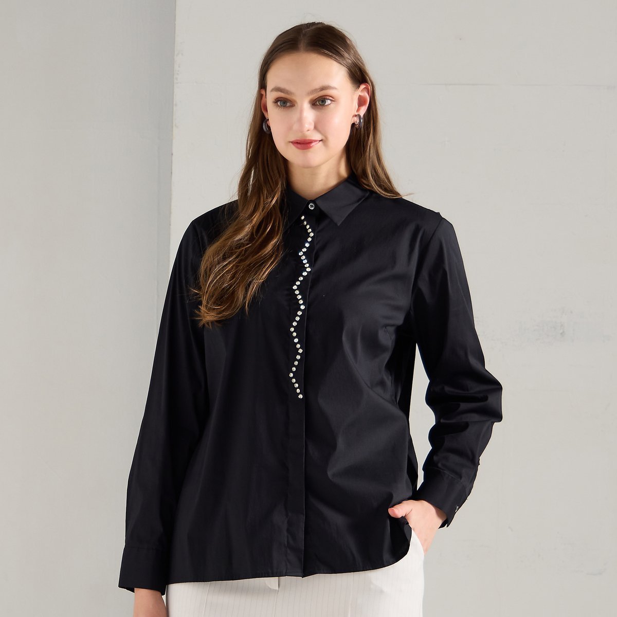 Liliane Burty 【L~3L】フランス製ビジュースタッズ付きブラウス リリアンビューティ トップス シャツ・ブラウス ブラック ホワイト