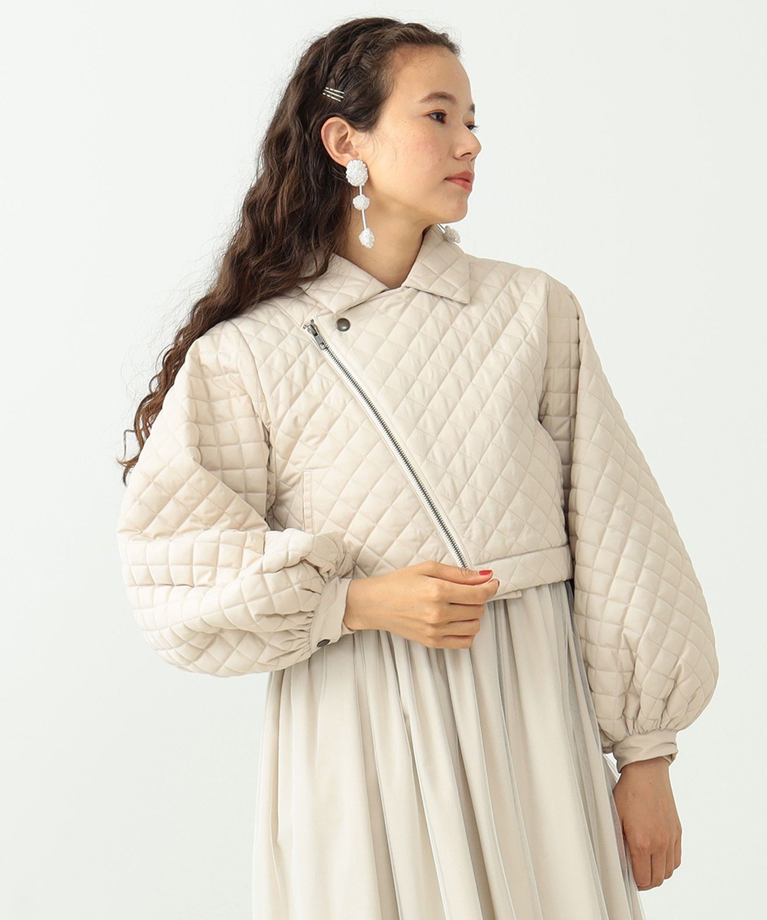 【SALE／20%OFF】CAROLINA GLASER 【インフルエンサーAyaさんコラボ】Aya × CAROLINA GLASER / キルトライダース アウター カロリナ グレイサー ジャケット・アウター ブルゾン・ジャンパー ホワイト ブラック【送料無料】のサムネイル