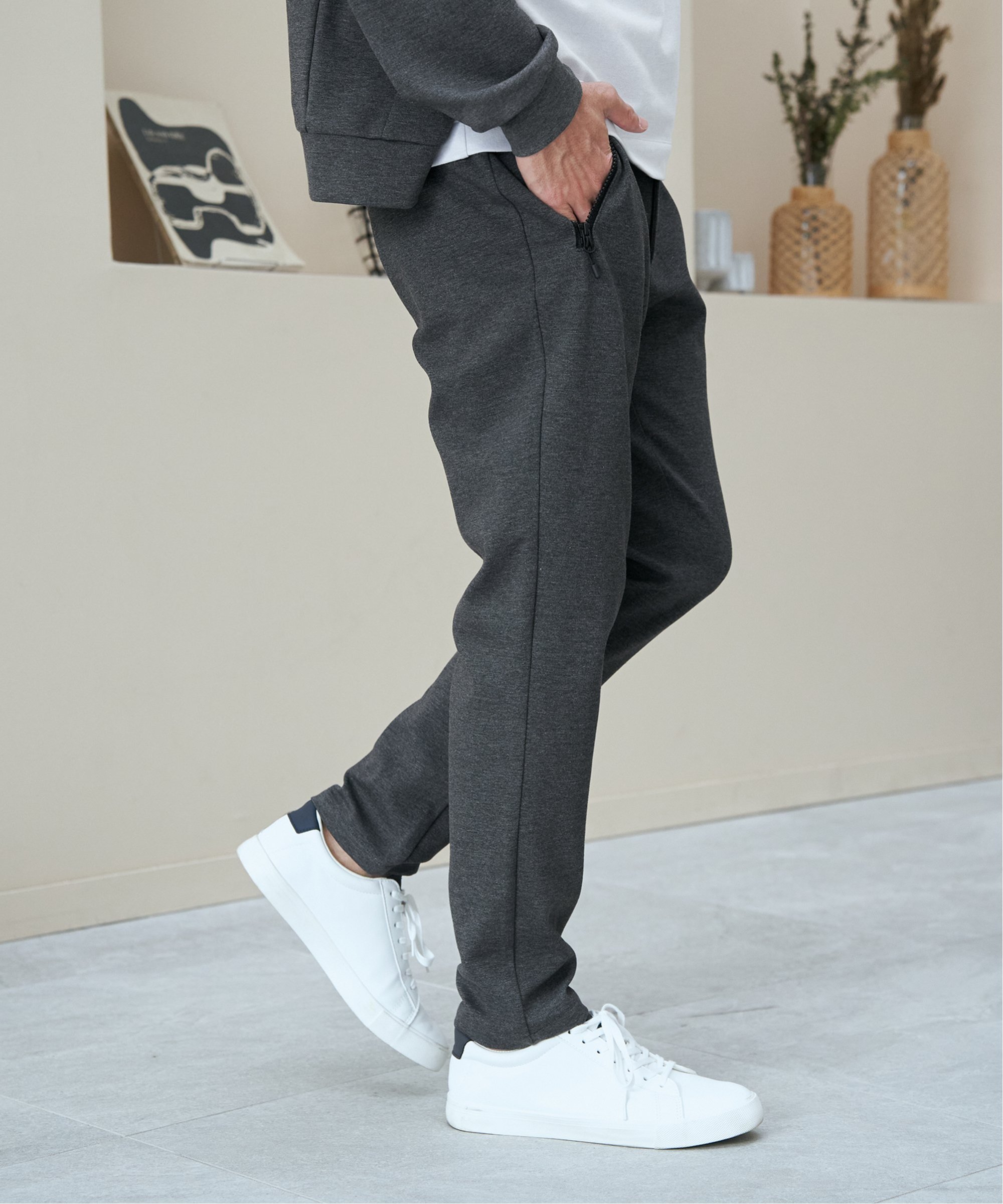ikka 【セットアップ対応】テックストレッチジップパンツ イッカ パンツ その他のパンツ ブラック グレー