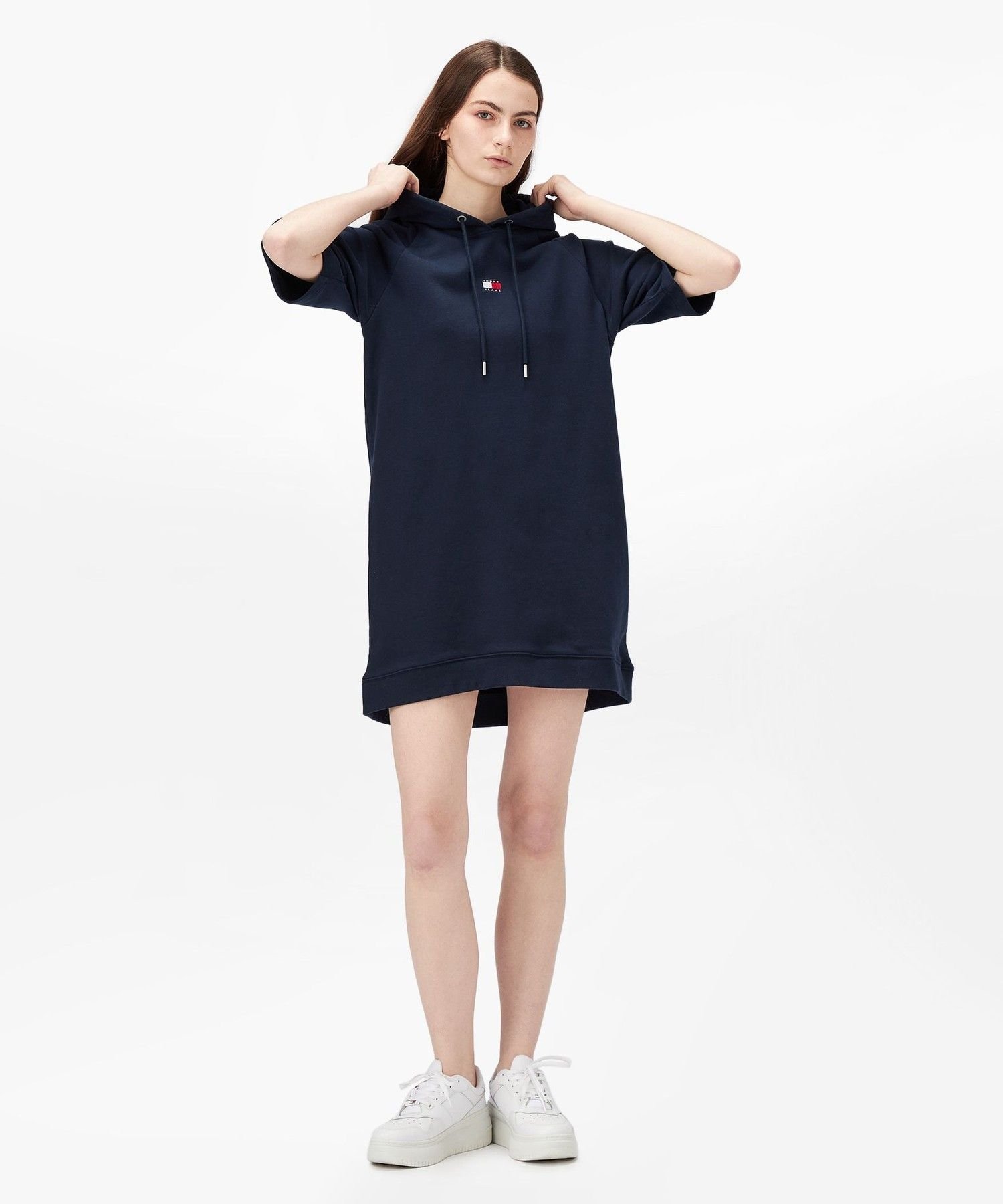 【SALE／50%OFF】TOMMY JEANS クレストパーカーワンピース トミーヒルフィガー ワンピース・ドレス その他のワンピース・ドレス ホワイト ネイビー【送料無料】