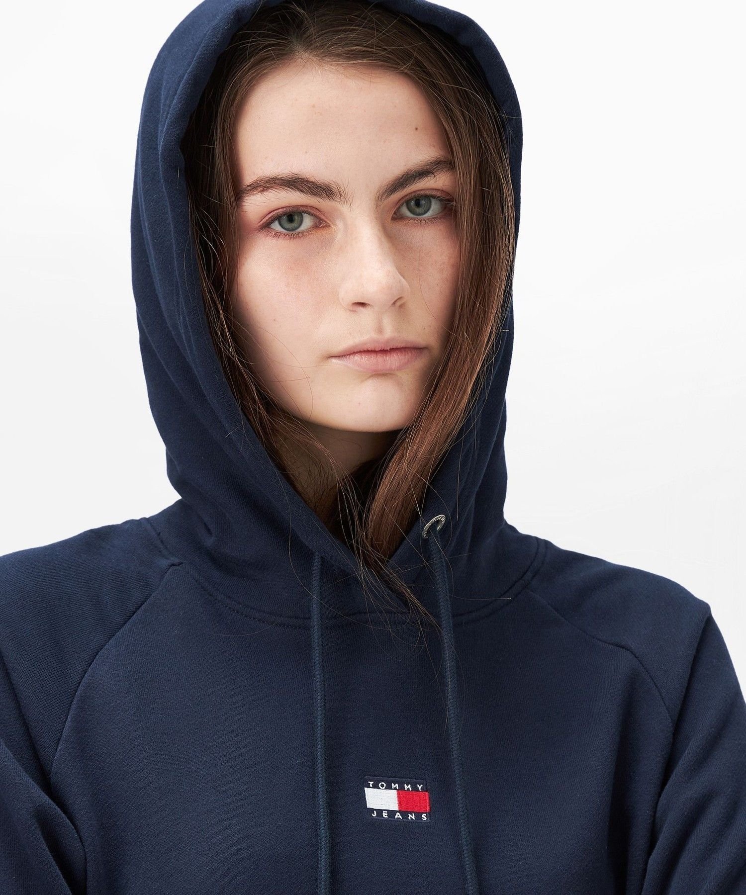 【SALE／50%OFF】TOMMY JEANS クレストパーカーワンピース トミーヒルフィガー ワンピース・ドレス その他のワンピース・ドレス ホワイト ネイビー【送料無料】