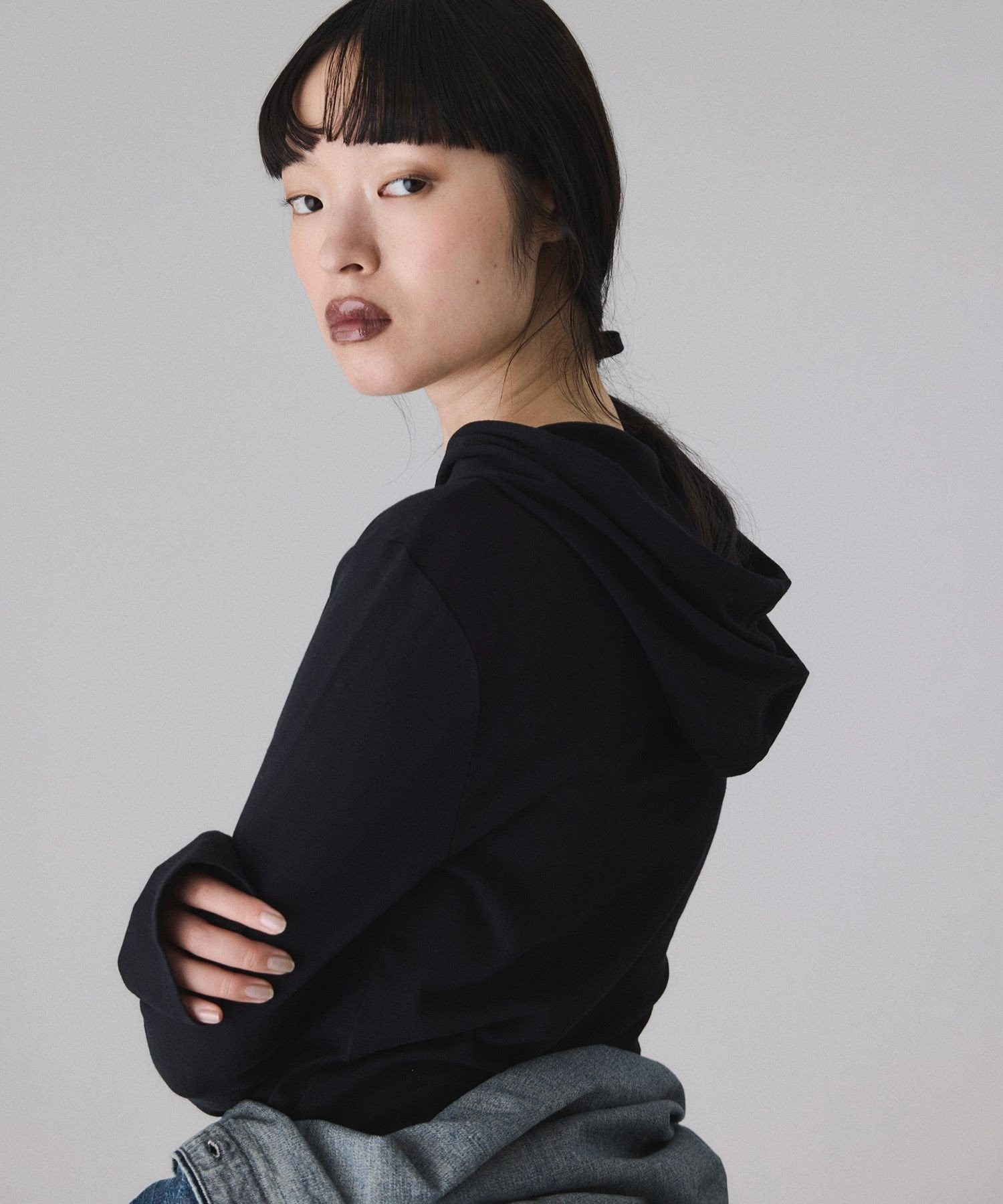 【SALE／40%OFF】ADAM ET ROPE' FEMME シアーフードプルオーバー アダムエロペ トップス カットソー・Tシャツ ホワイト ブラック【送料無料】