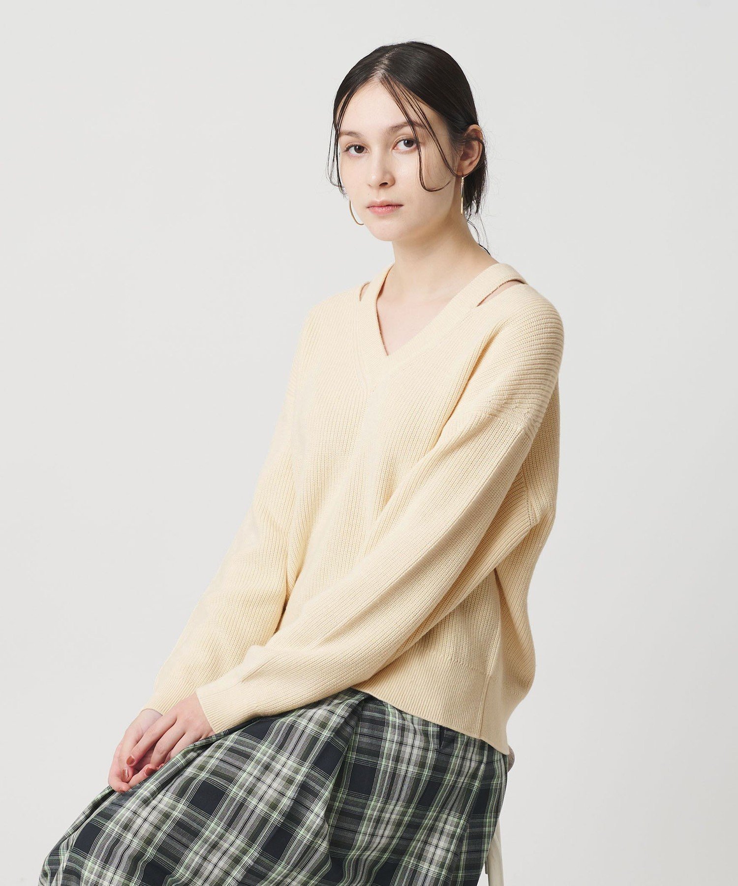 【SALE／50%OFF】BEAUTY&YOUTH UNITED ARROWS アゼ スリットVネック ニットプルオーバー ウォッシャブル ビューティー＆ユース　ユナイテッドアローズ トップス ニット ブラック ホワイト【送料無料】