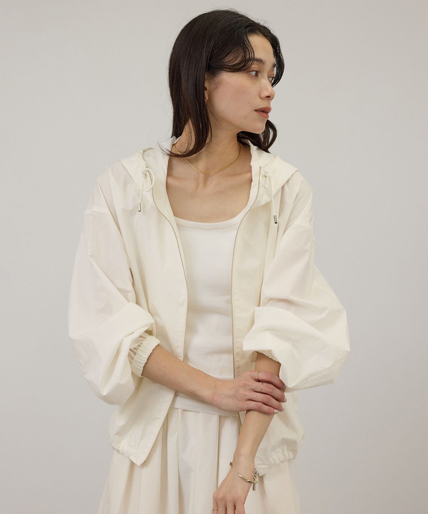 SALON adam et rope' コーティングフーディーブルゾン / セットアップ対応 サロン アダム エ ロペ ジャケット・アウター ブルゾン・ジャンパー ホワイト ネイビー【送料無料】