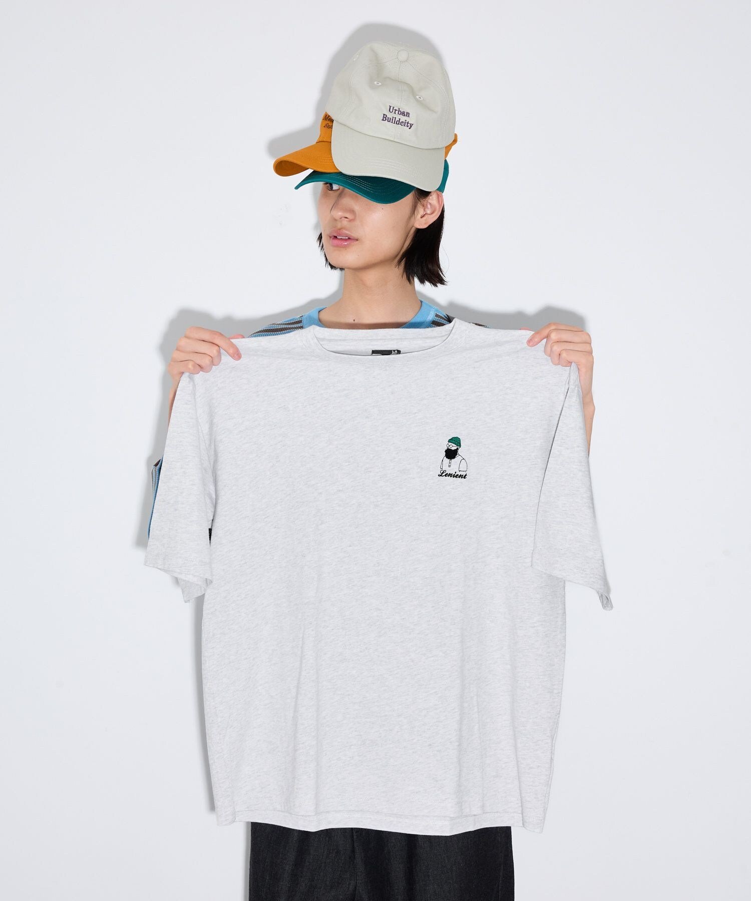 LAKOLE ヒゲオジサガラTEE ラコレ トップス カットソー・Tシャツ ブラック ホワイト ネイビー