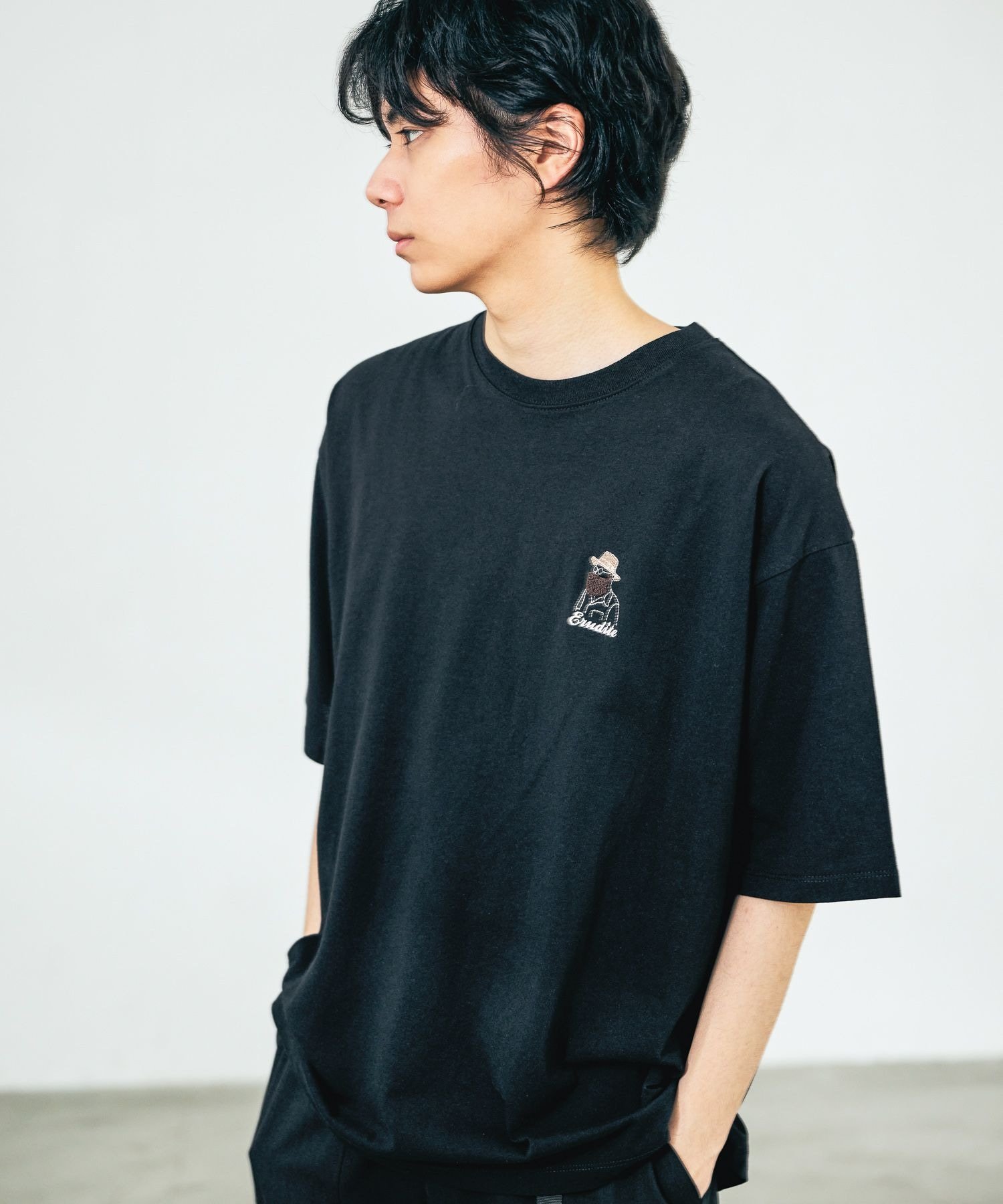 LAKOLE ヒゲオジサガラTEE ラコレ トップス カットソー・Tシャツ ブラック ホワイト ネイビー