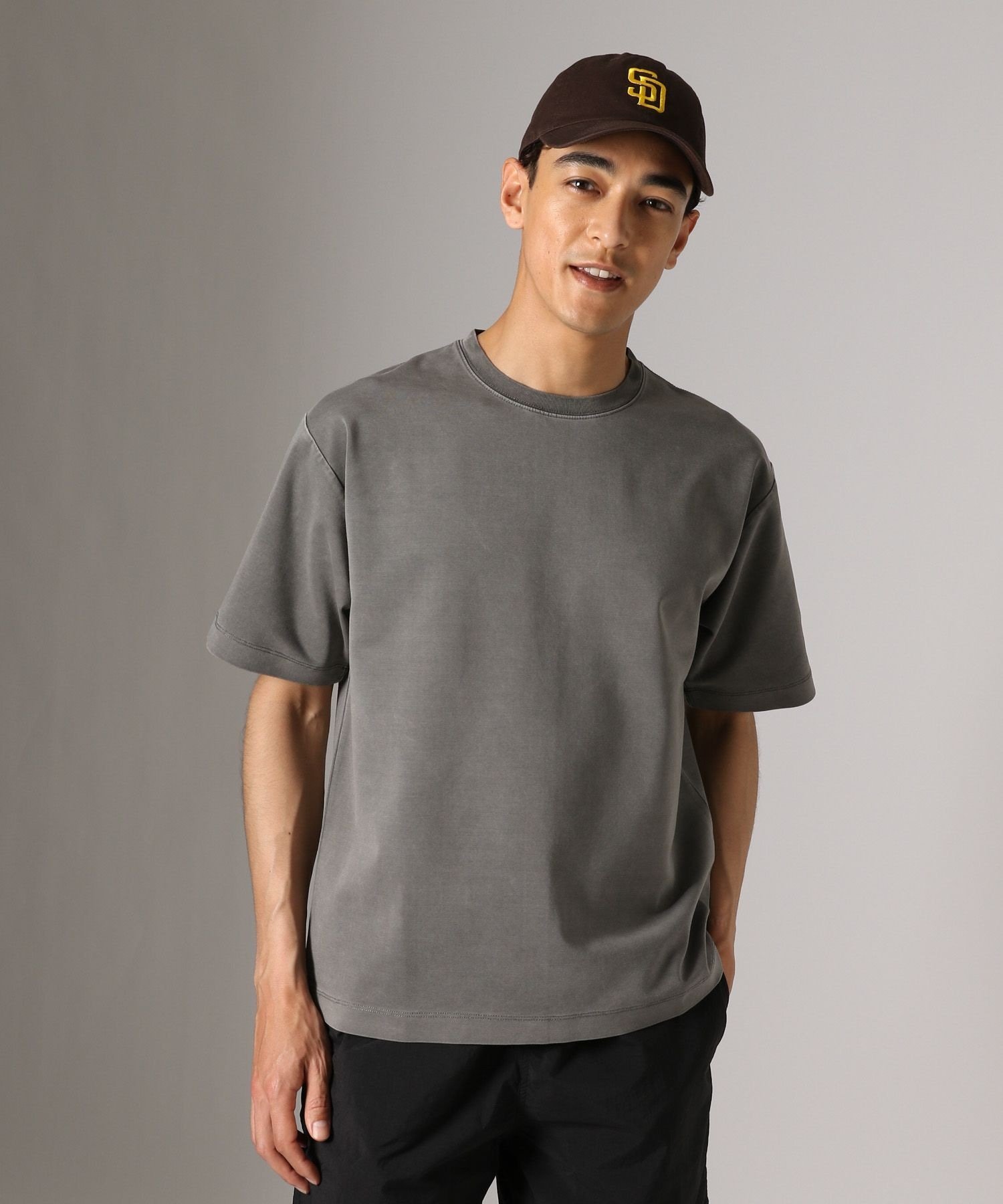 シルケットピグメントTシャツ ベイフロー トップス カットソー・Tシャツ グレー ホワイト ブラウン ブルー