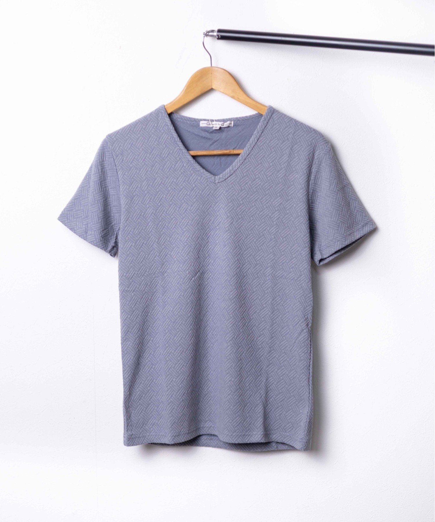 realize select 【Growth by Grail】ジオメトリックデザインVネックT レアリゼ トップス カットソー・Tシャツ