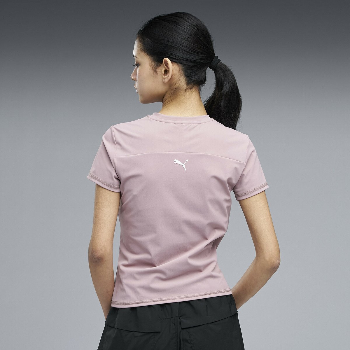 ウィメンズ DARE TO スリム ハーフジップ ラップ ニット グラフィック 半袖 Tシャツ DARE TO Slim Graphic Tee プーマ トップス カットソー・Tシャツ