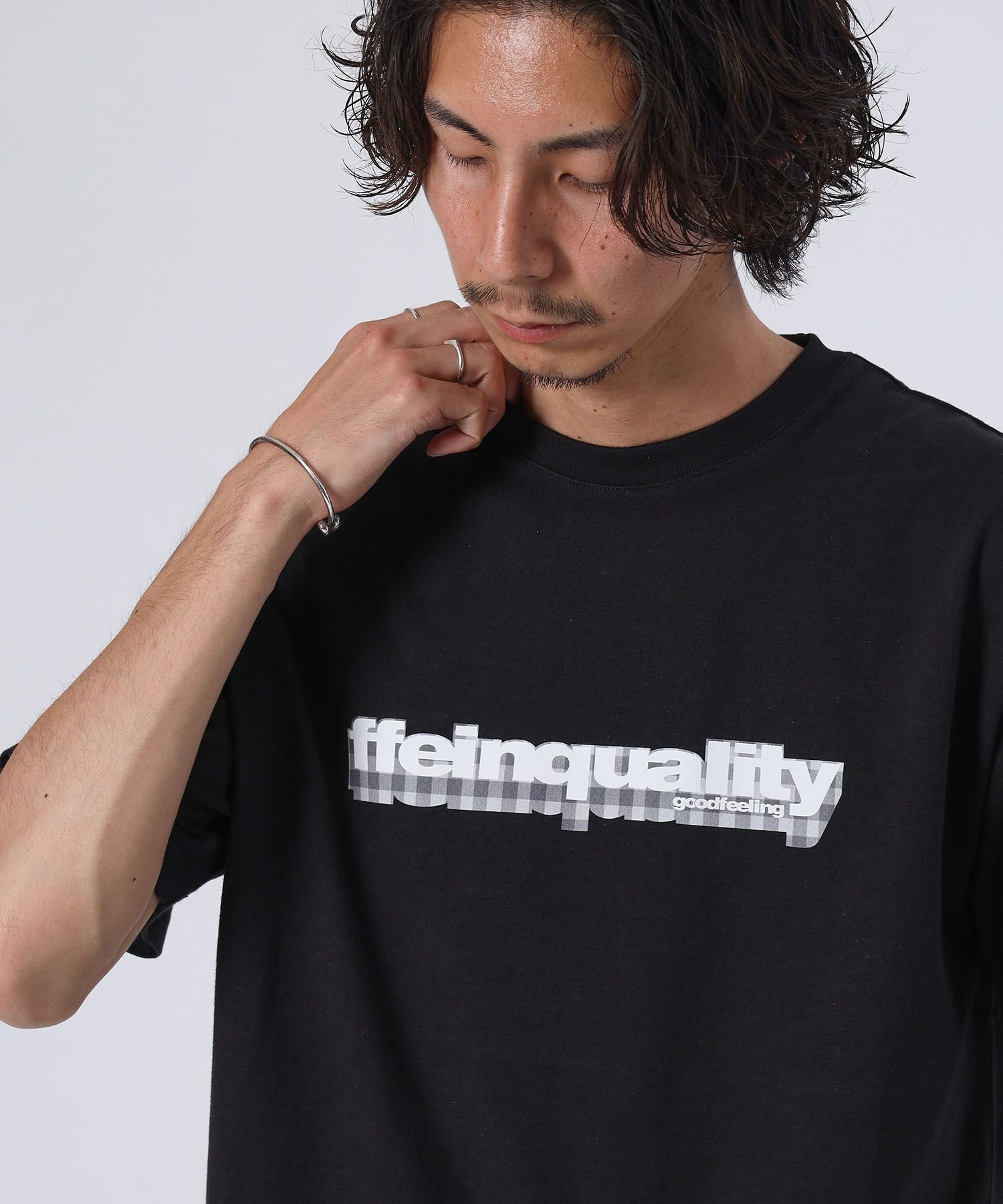 Rakuten - FFEIN 【FFEIN(フェイン)】立体チェックプリントロゴショート丈Tシャツ/ クルーネック 半袖 刺繍 【短丈】 ナバル トップス カットソー・Tシャツ ホワイト ネイビー ブルー ブラック