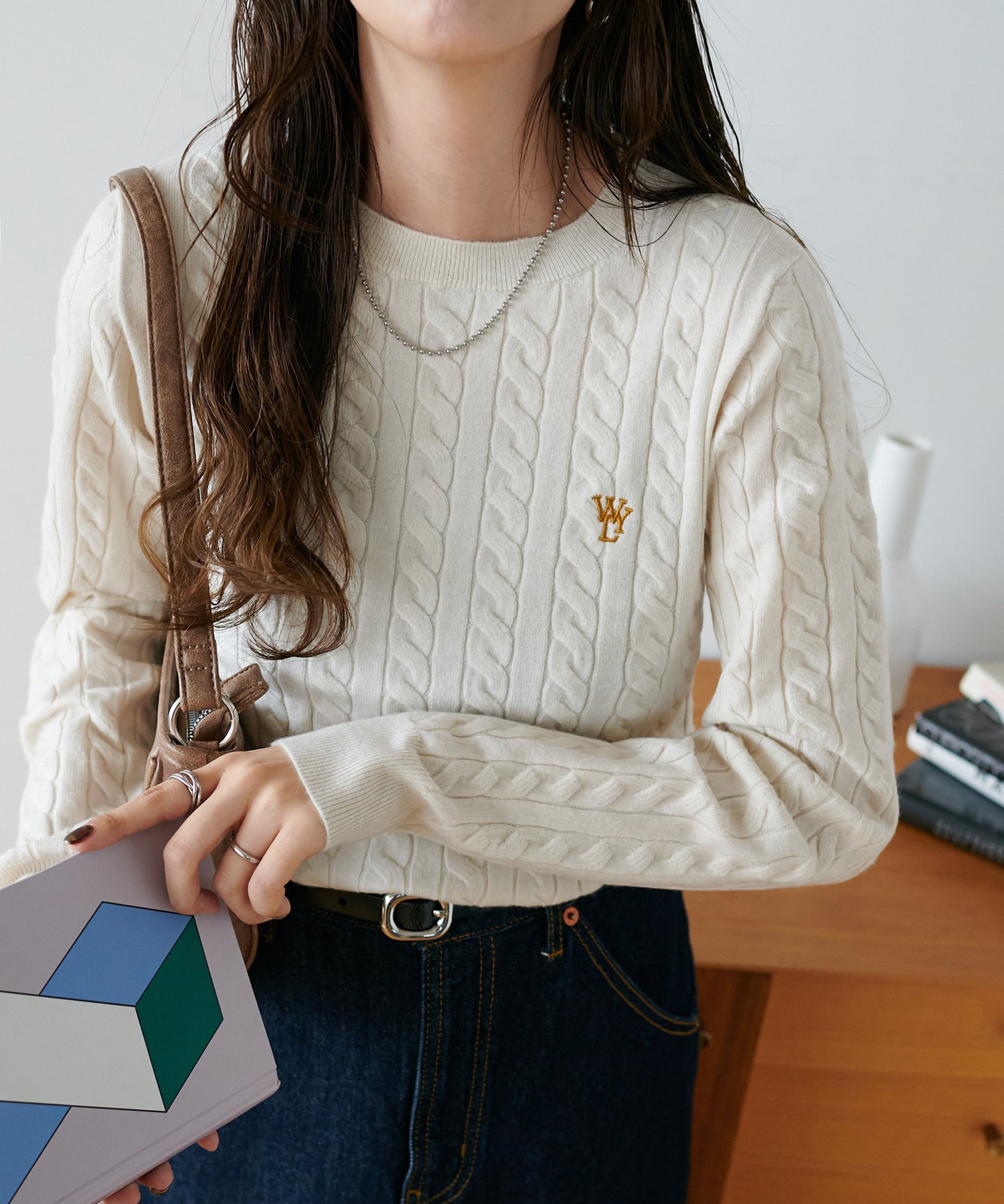 Discoat 【新色追加】ケーブル刺繍ロゴプルオーバー《WEB限定カラーあり》 ディスコート トップス ニット ホワイト ネイビー ピンク レッド ブラウン グレー【送料無料】のサムネイル