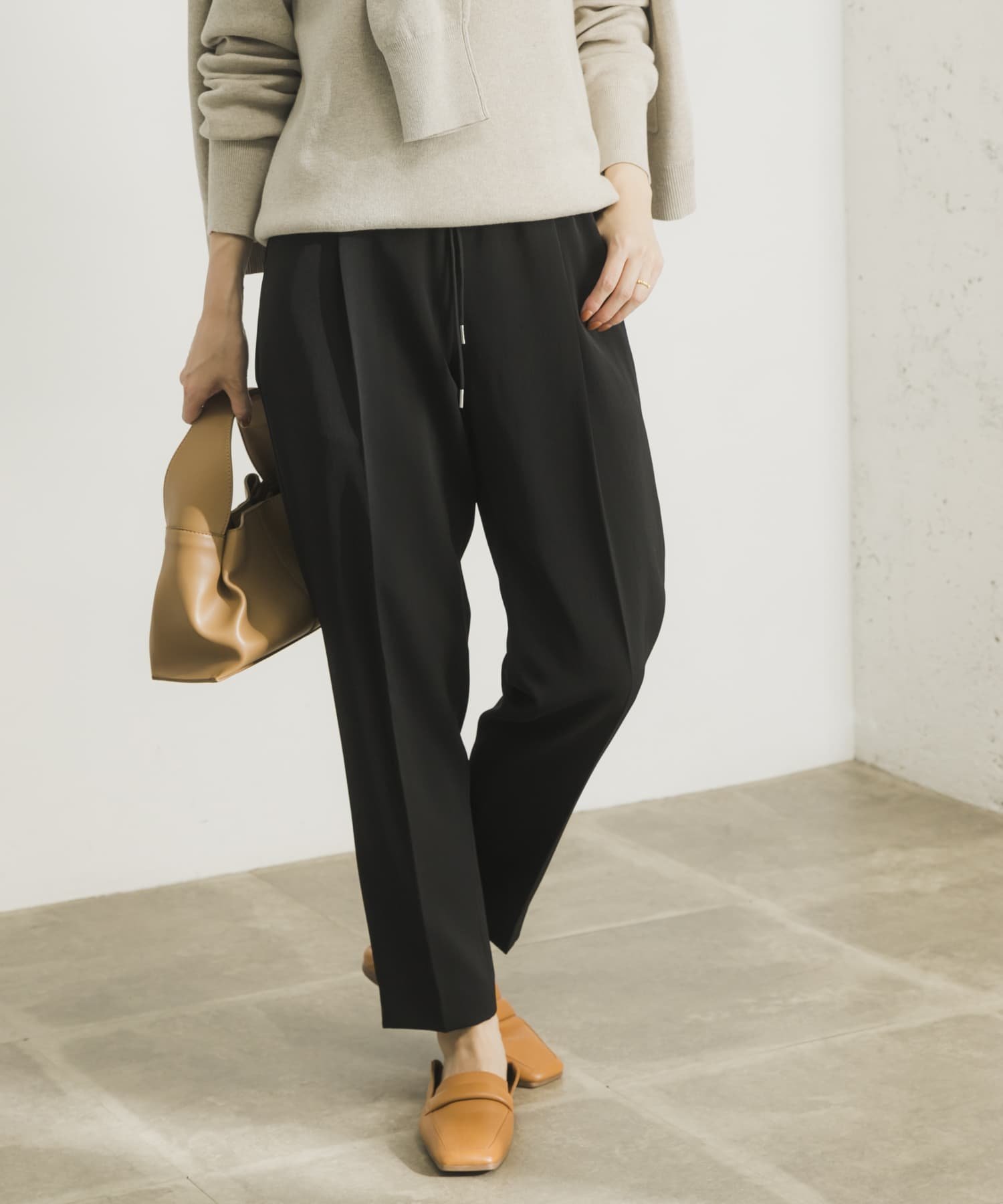 【SALE／75%OFF】URBAN RESEARCH ツイルドロストテーパードパンツ アーバンリサーチ パンツ その他のパンツ ブラック ベージュのサムネイル