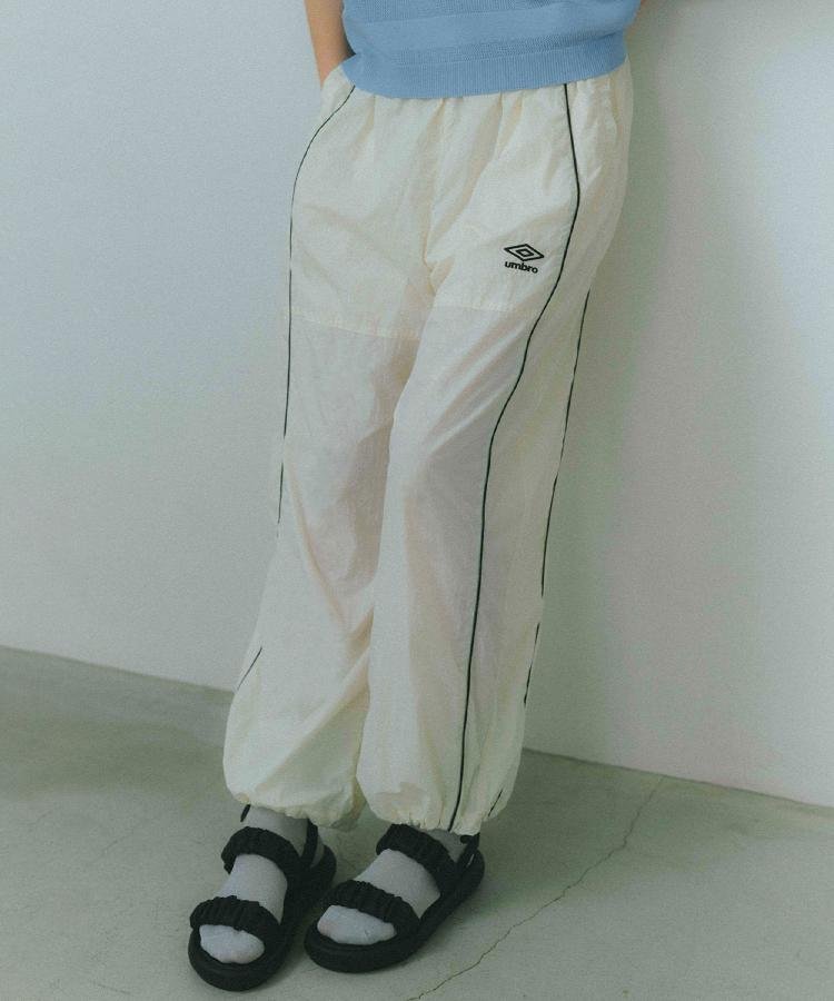 OPAQUE.CLIP ◆【umbro/アンブロ】シアーナイロンカーブシルエットイージパンツ オペークドットクリップ パンツ その他のパンツ ホワイト ブラック
