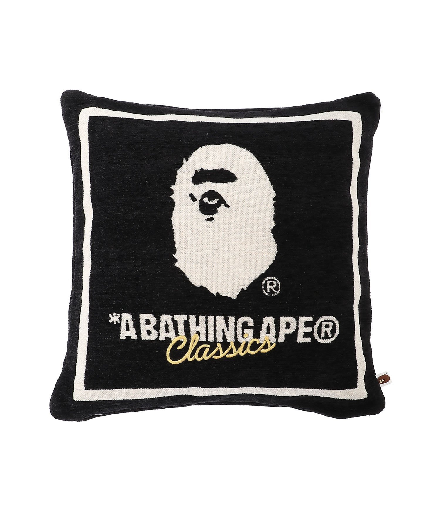 A BATHING APE A BATHING APE SQUARE CUSHION M ア ベイシング エイプ インテリア・生活雑貨 クッション・クッションカバー ブラック ホワイト【送料無料】