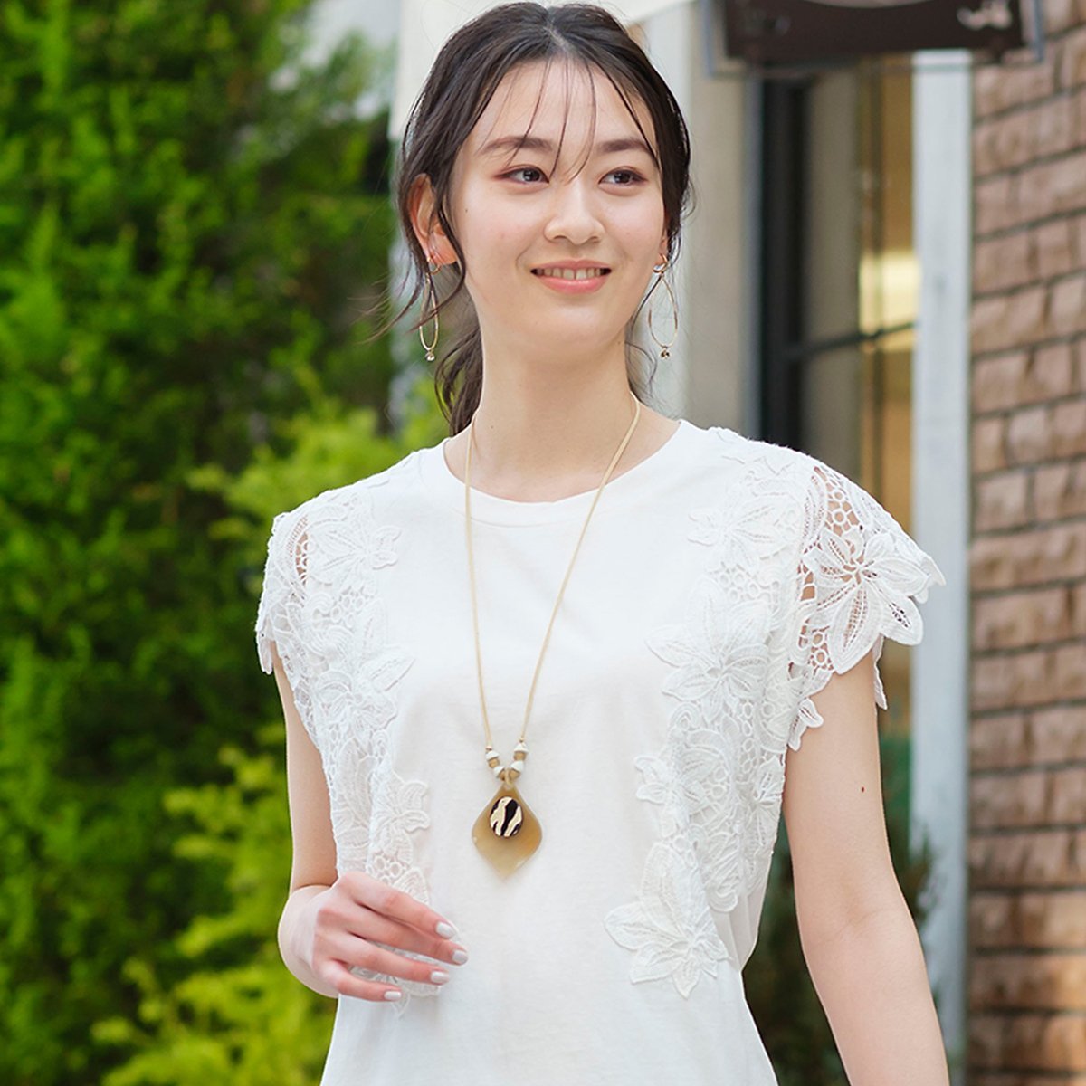 新品 タグ付き Max &Co. 純白レース使い タンクトップ 大きめ 48 新品 タグ付き Max &Co. 純白レース使い タンクトップ 大きめ 48