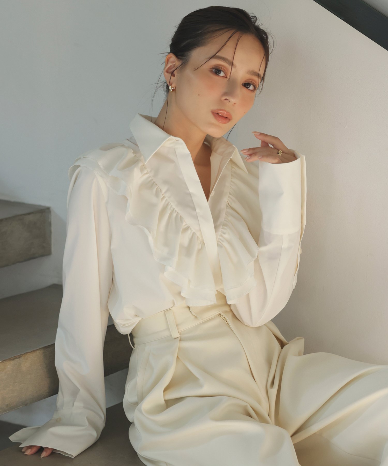 【SALE／30%OFF】anuans ラッフルカットオフブラウス アニュアンス トップス シャツ・ブラウス ホワイ..