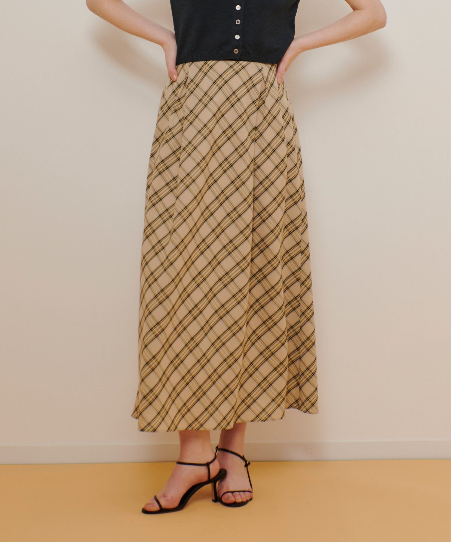 【SALE／50%OFF】allureville チェックナロースカート アルアバイル スカート その他のスカート ベージュ【送料無料】のサムネイル
