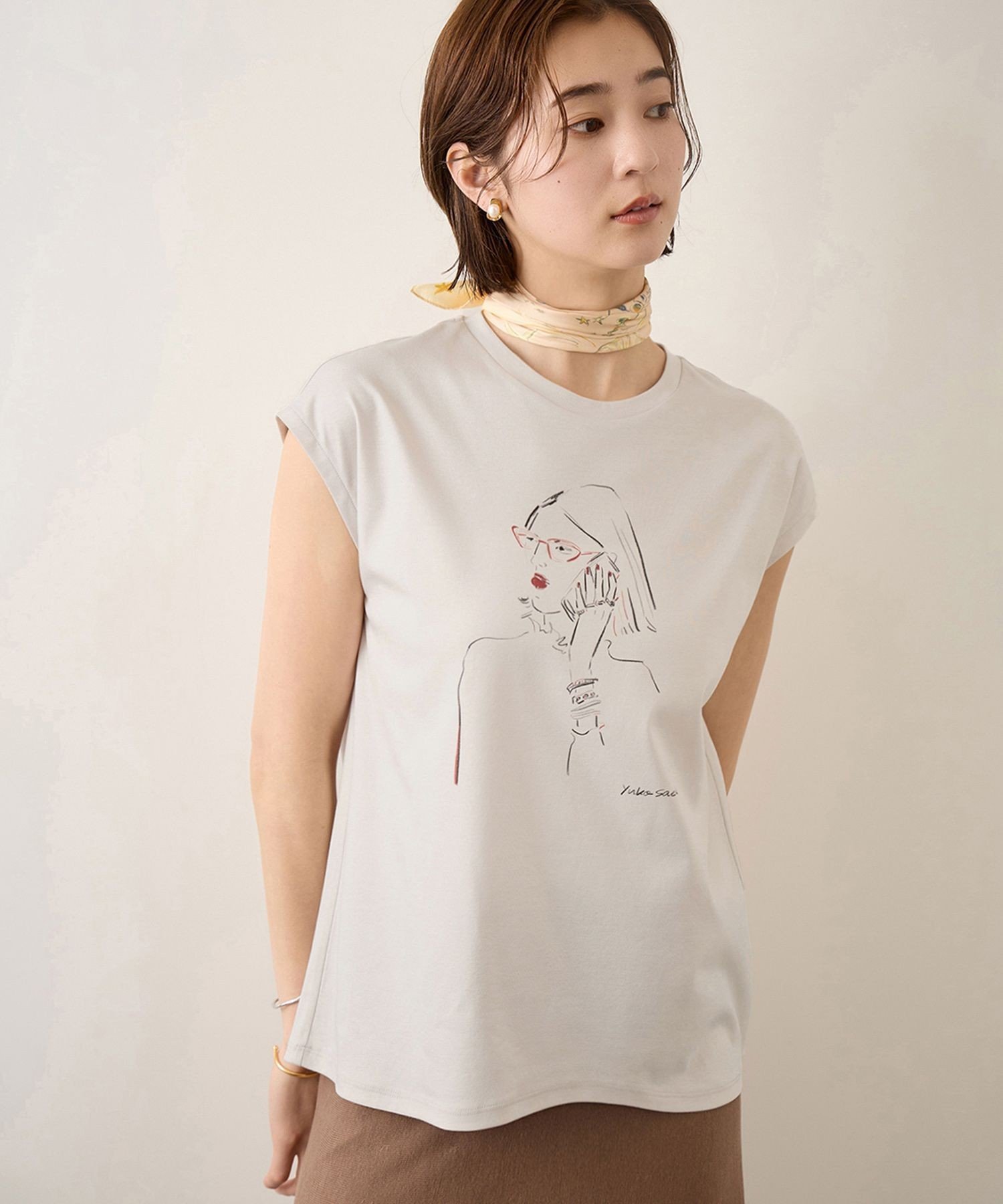 ' 【YUKO SAEKI for ROPE'・コラボレーション】フレンチスリーブプリントTシャツ/イージーケア ロペ トップス カットソー・Tシャツ グレー ホワイト