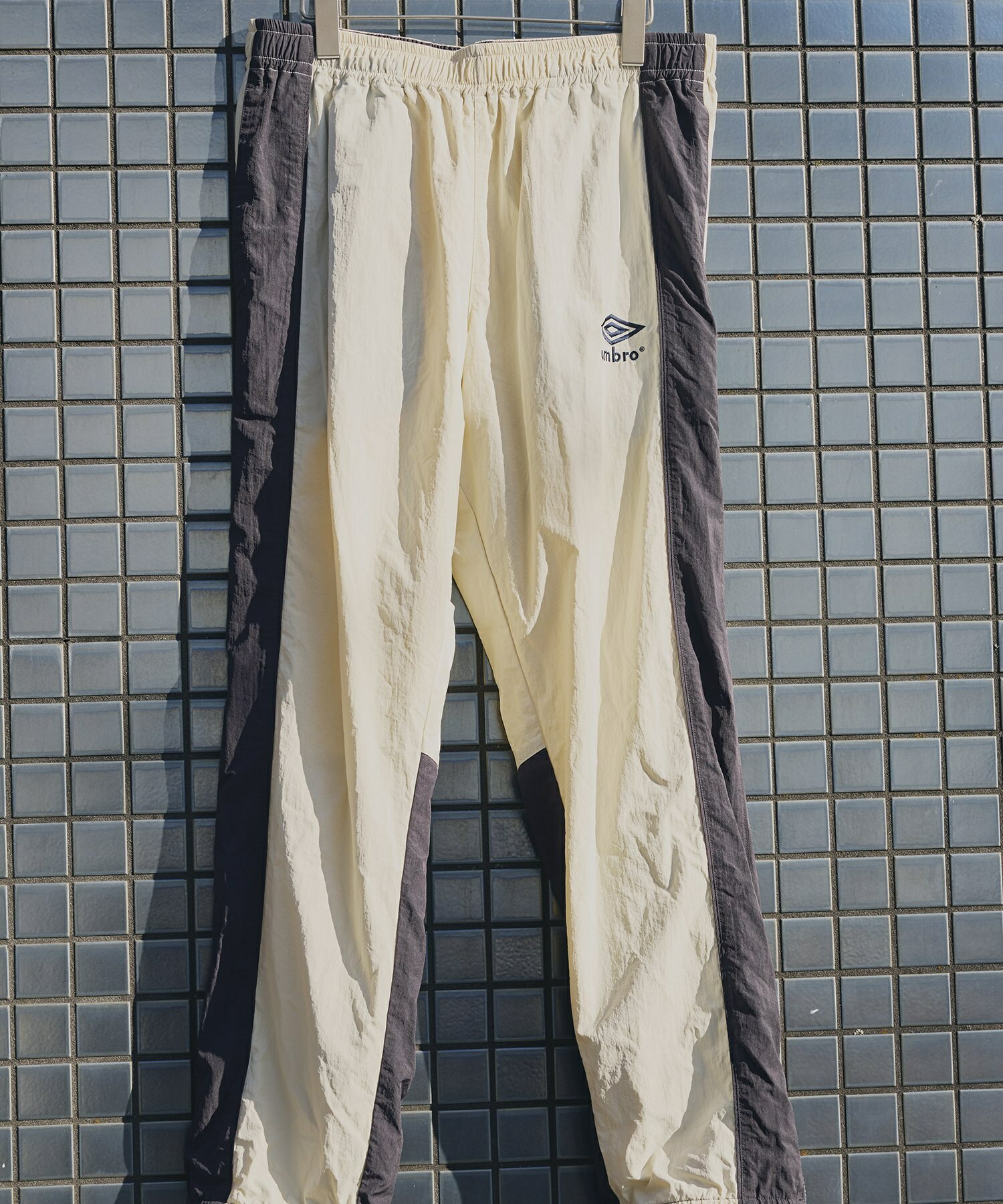 ADAM ET ROPE' HOMME 《別注》TRACK PANTS アダムエロペ パンツ その他のパンツ ホワイト ネイビー