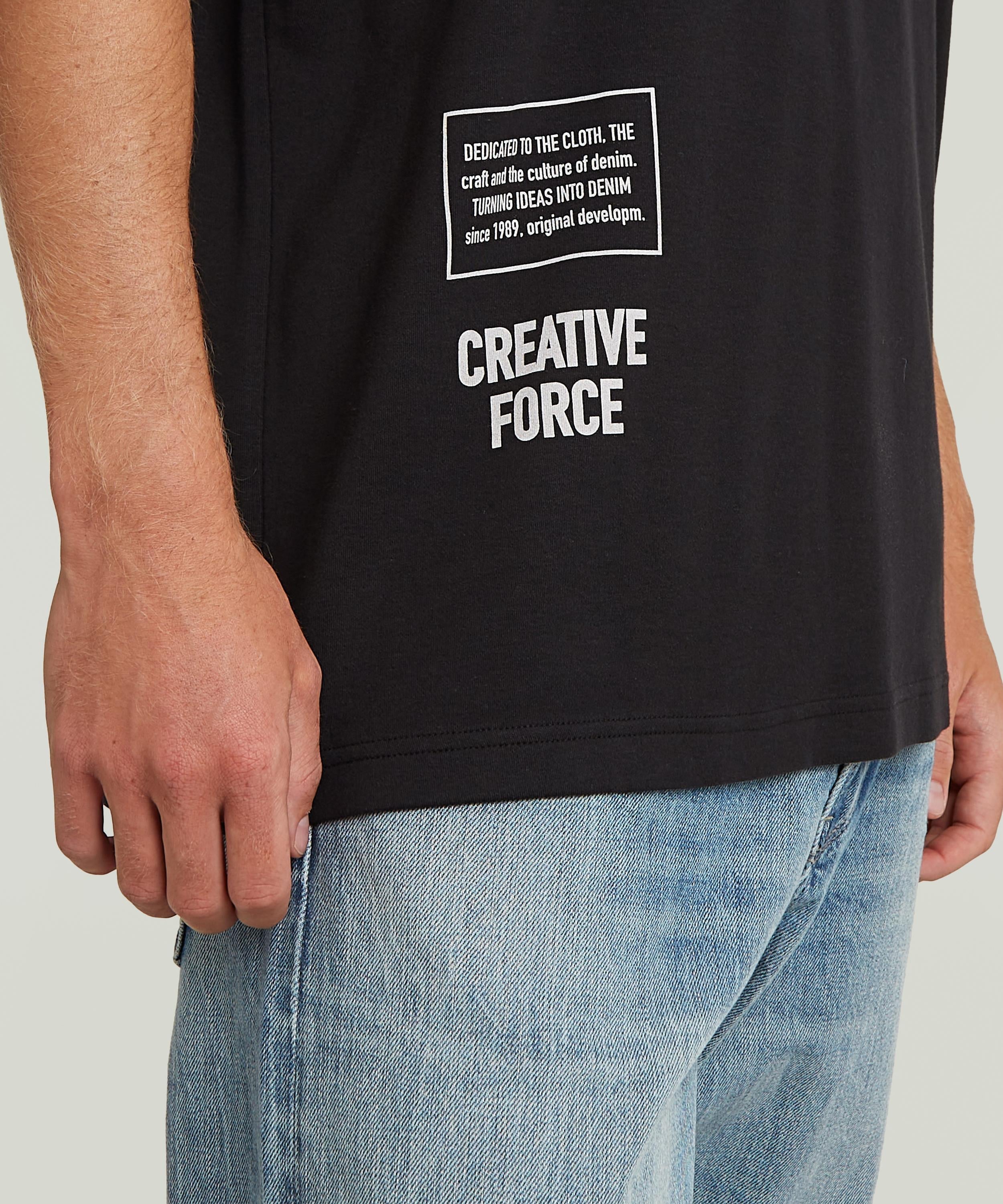 【公式ショップ】Stencil Relaxed T-Shirt/ミリタリーディテールステンシルグラフィックリラックスオーバーサイズTシャツ ジースターロゥ トップス カットソー・Tシャツ ブラック