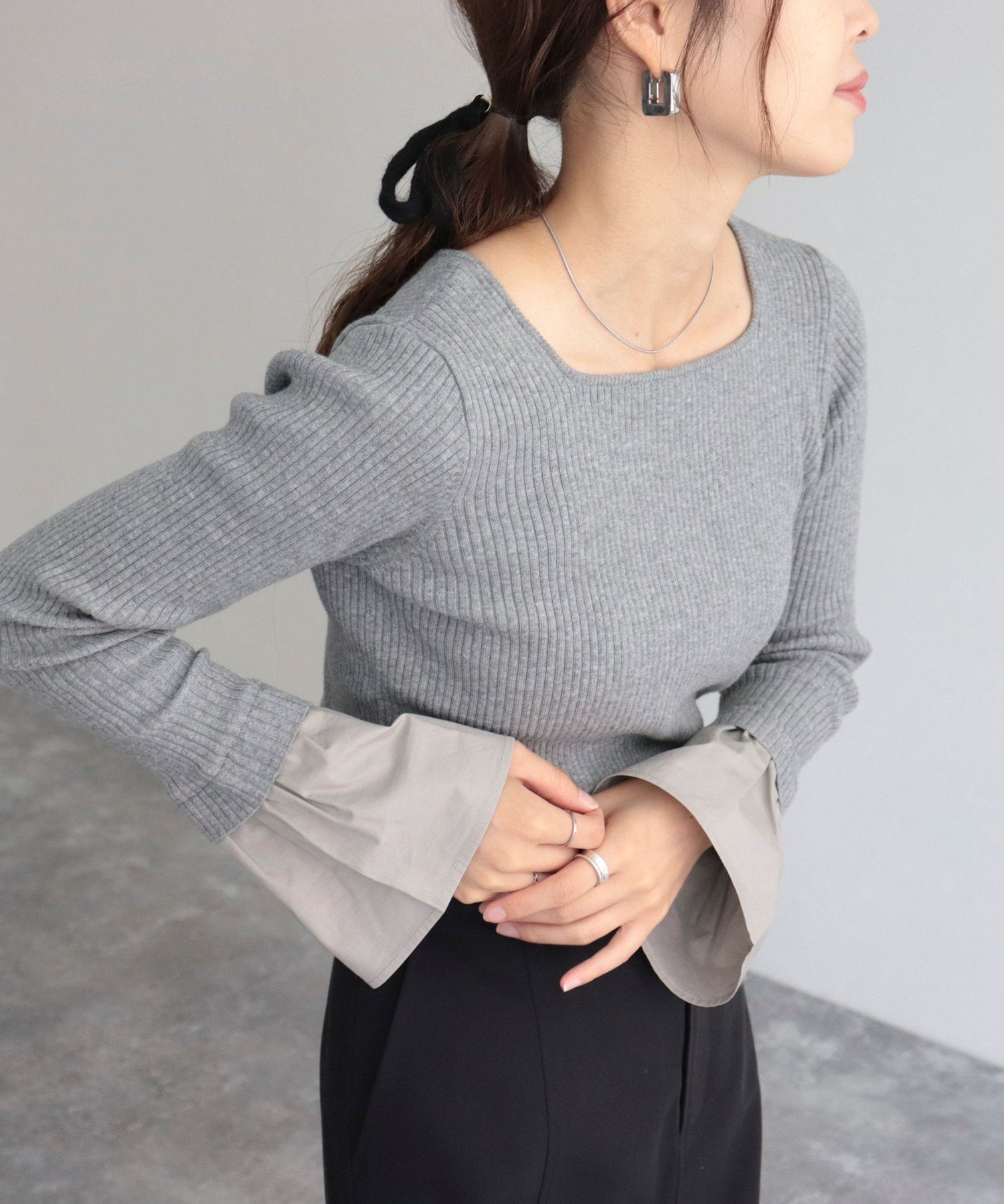 【SALE／40%OFF】fredy emue スクエアネック袖フレア プルオーバーニット フレディ アンド グロスター トップス ニット グレー ネイビー ベージュ【送料無料】のサムネイル