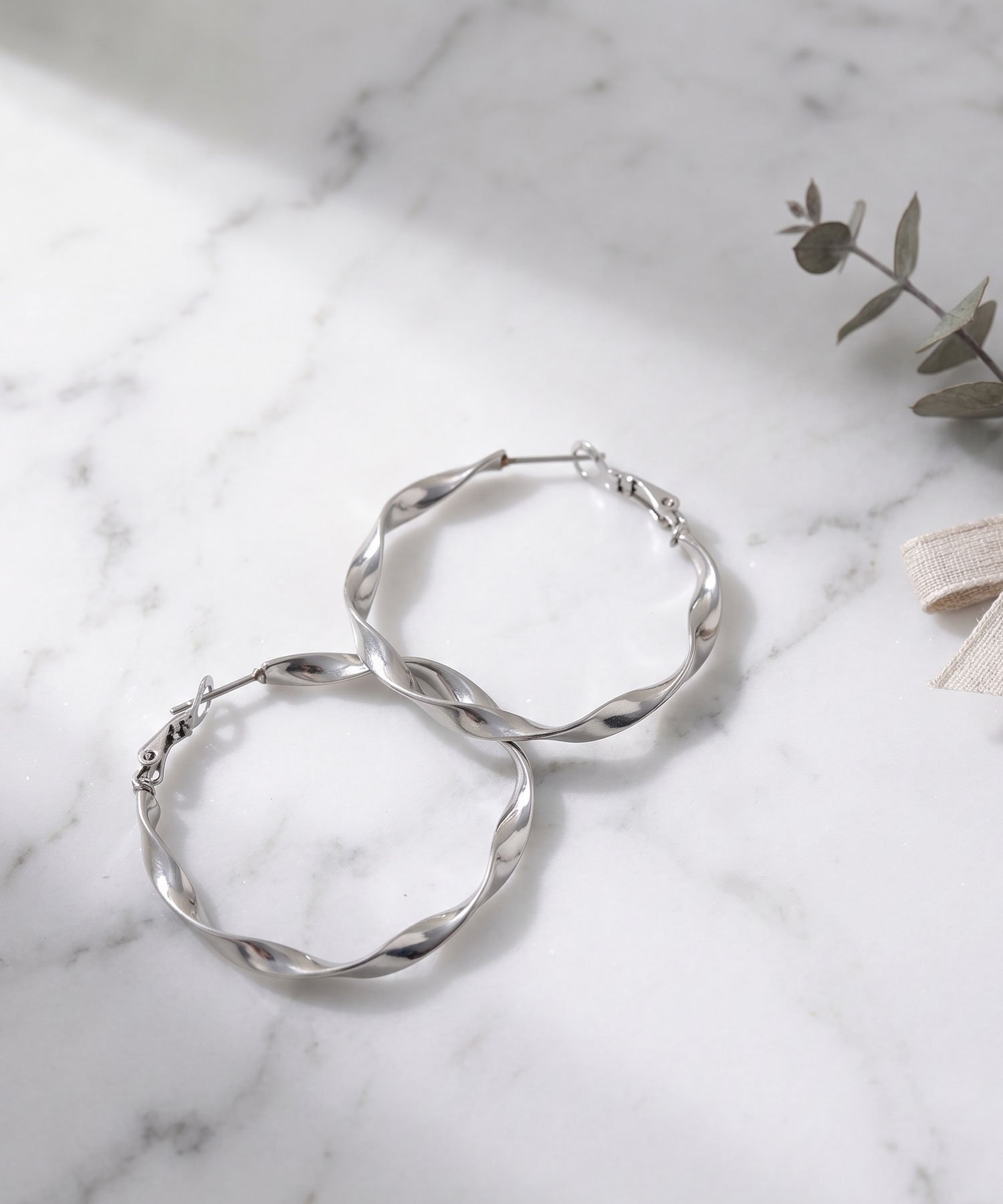 【SALE／20%OFF】colleca la [stainless]ステンレス・大きめツイストフープピアス＜金属アレルギー対応＞ コレカラ アクセサリー・腕時計 ピアス ゴールド シルバー