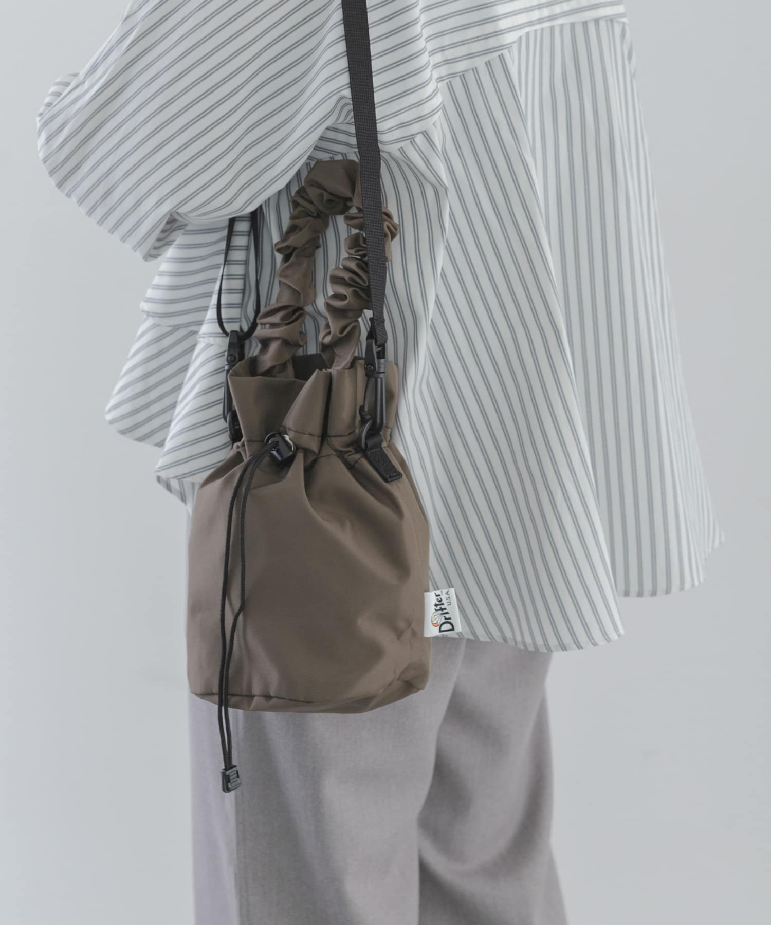 Sonny Label DRIFTER GATHER HANDLE POUCH サニーレーベル バッグ ショルダーバッグ ブラウン ブラック【送料無料】