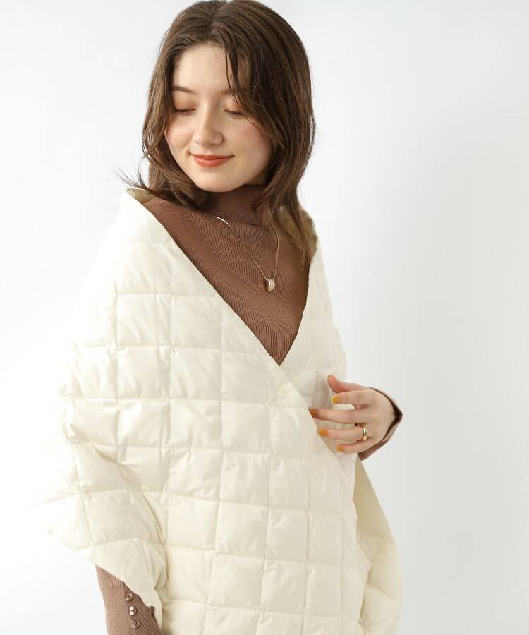 【SALE／60%OFF】SHOO・LA・RUE 【軽くて暖かい】2WAYライトダウンキルトケープ シューラルー ファッション雑貨 マフラー・ストール・ネックウォーマー ホワイト ブラック カーキ レッドのサムネイル