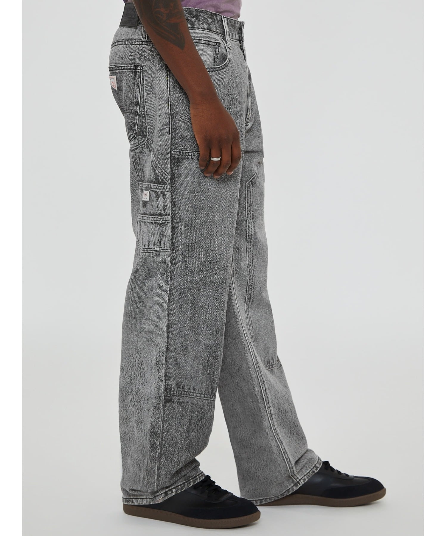 【SALE／60%OFF】GUESS GUESS バギー デニムパンツ (M)GUESS Originals Baggy Jeans ゲス パンツ ジーンズ・デニムパンツ グレー【送料無料】