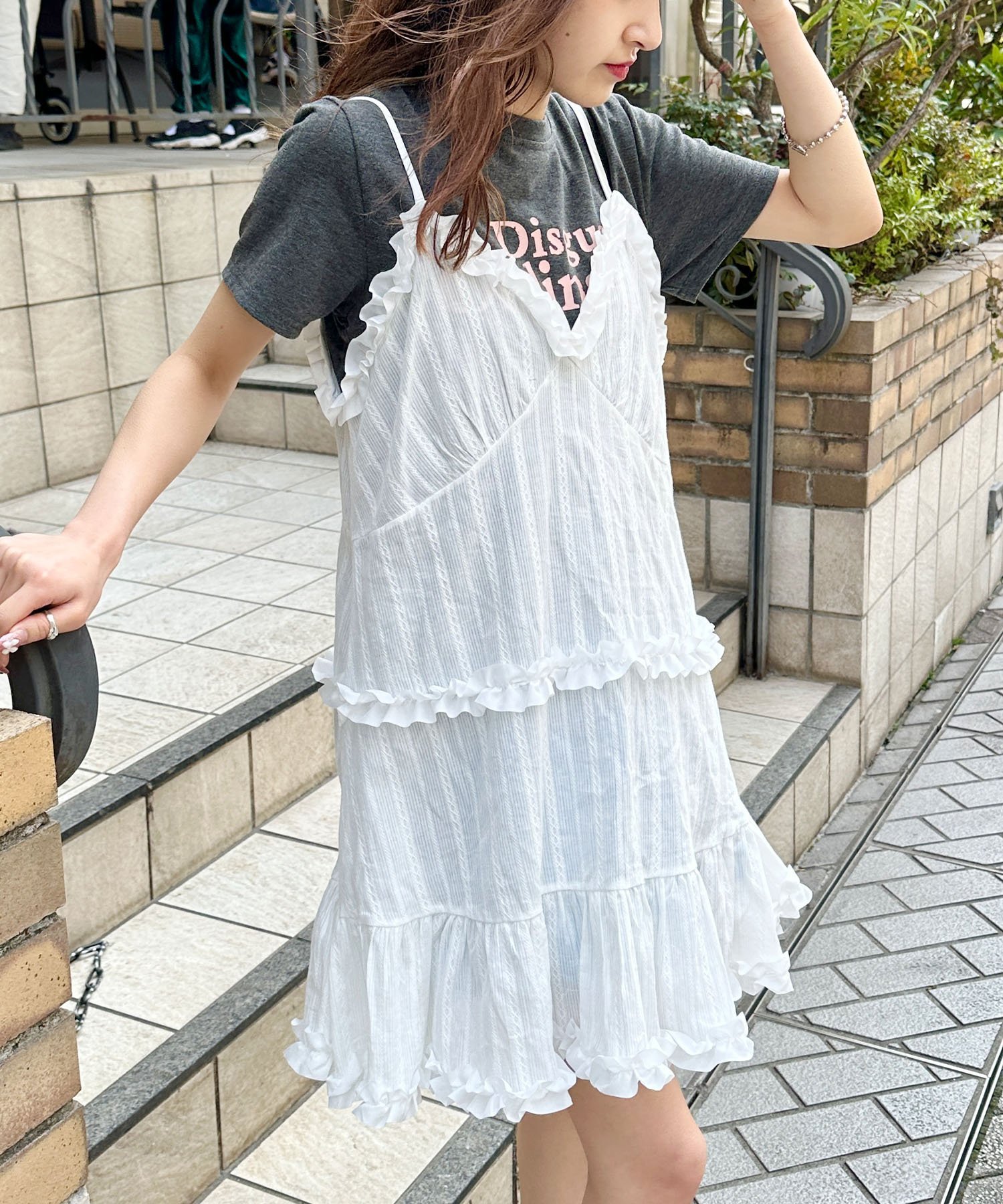 【SALE／22%OFF】CLEA フリルデザイン レイヤードキャミチュニック/ワンピース アウトフィッターラボ ワンピース・ドレス チュニック ブラック ホワイト