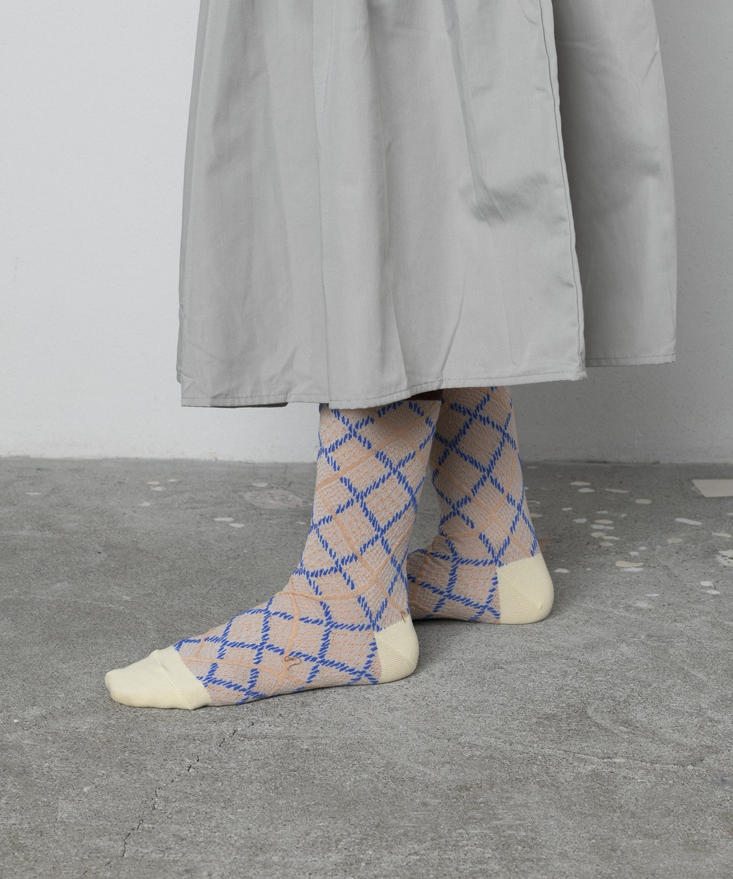 TRICOTE ARGYLE BUMPY SOCKS トリコテ 靴下・レッグウェア 靴下 ベージュ グレー