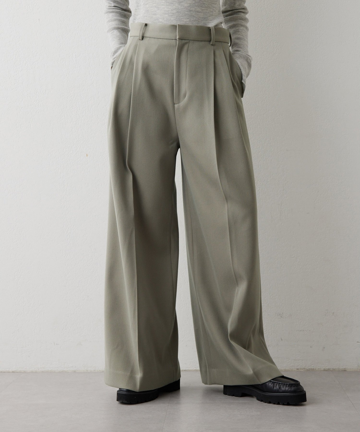 Whim Gazette ワイドタックパンツ ウィム ガゼット パンツ その他のパンツ ブラック グレー