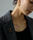 SALON adam et rope' 刺繍ワッペンブローチ<Y> サロン アダム エ ロペ アクセサリー・腕時計 ブローチ・コサージュ・バッジ ブラック ホワ...