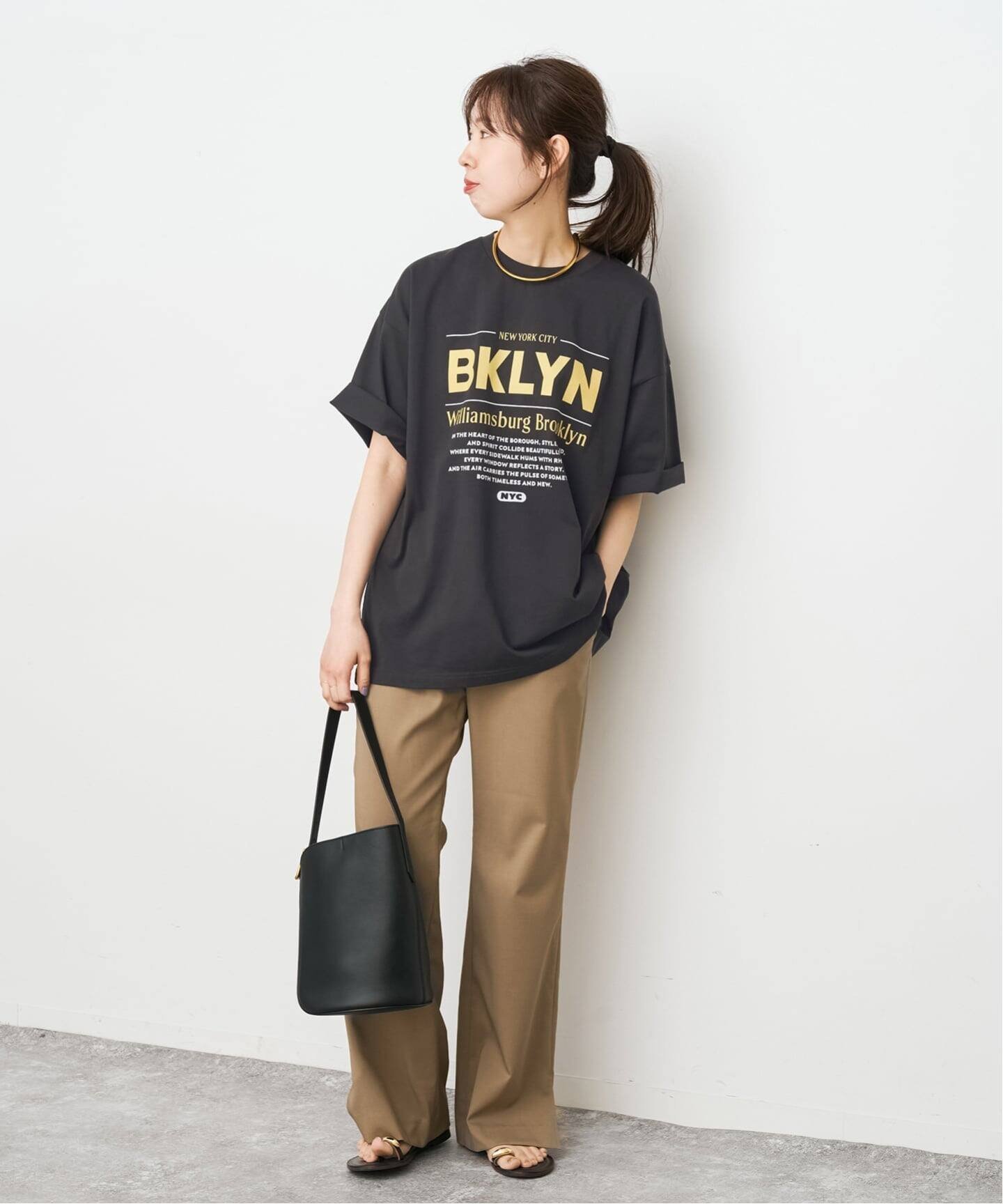 Spick & Span 《WEB限定 / 追加予約》ロゴオーバーTシャツ スピックアンドスパン トップス カットソー・Tシャツ ホワイト グレー