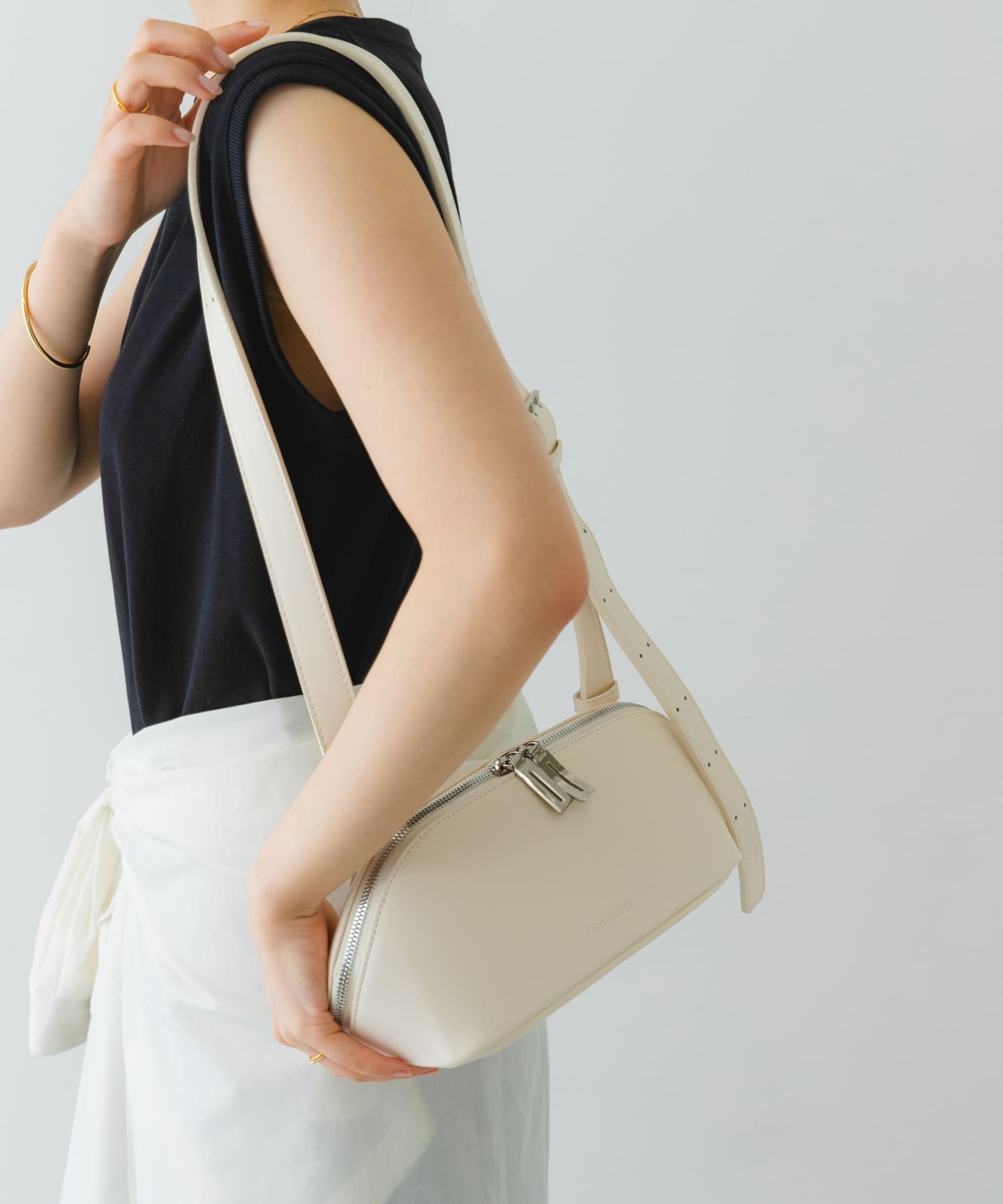 RODE SKO ADD CULUMN FIGRE BODY BAG ロデスコ バッグ ショルダーバッグ ホワイト ブラック【送料無料】のサムネイル