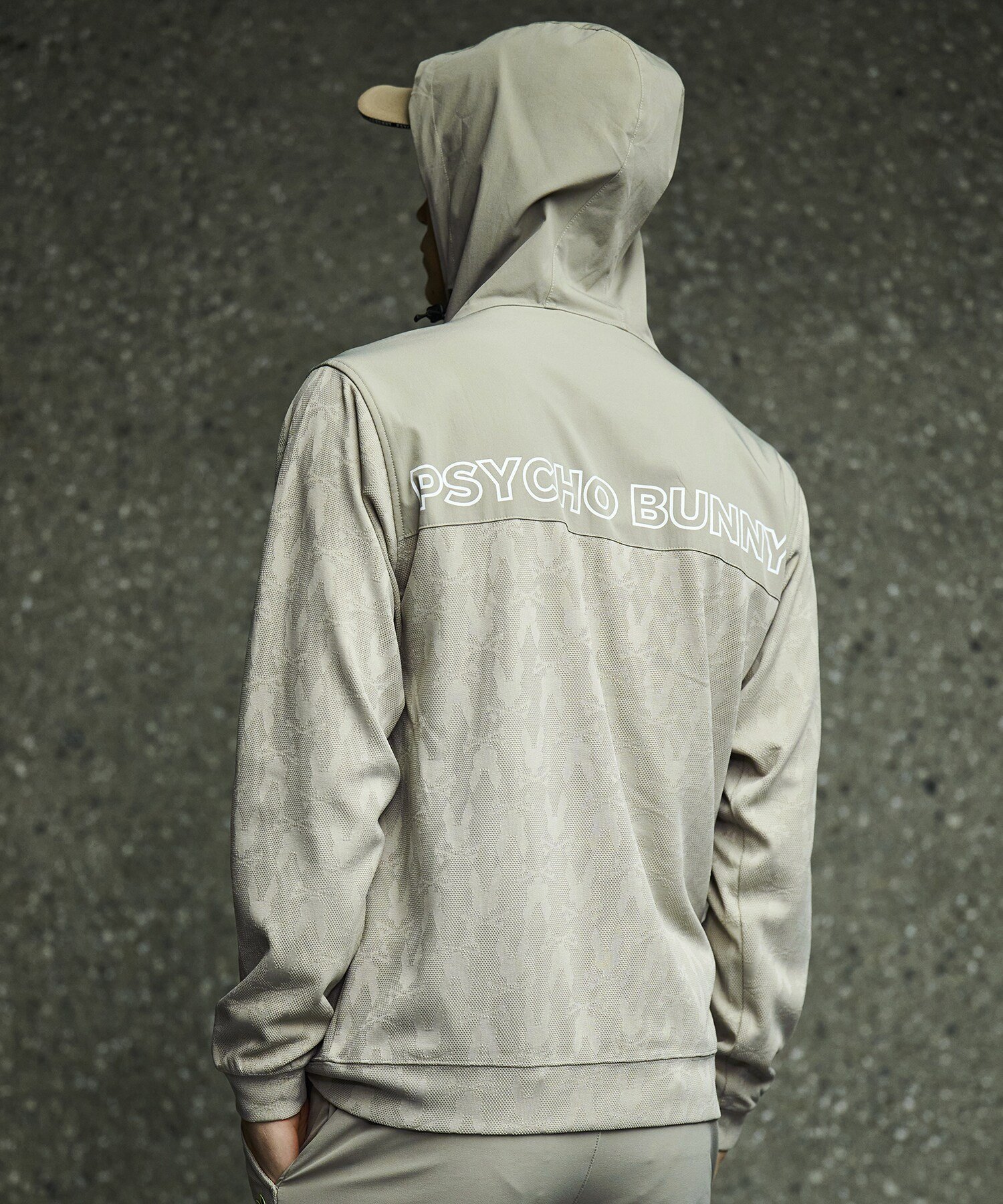 Psycho Bunny [GOLF]異素材切替 シルエットバニージャガードパーカ サイコバニー トップス パーカー・フーディー ブラック ベージュ【送料無料】