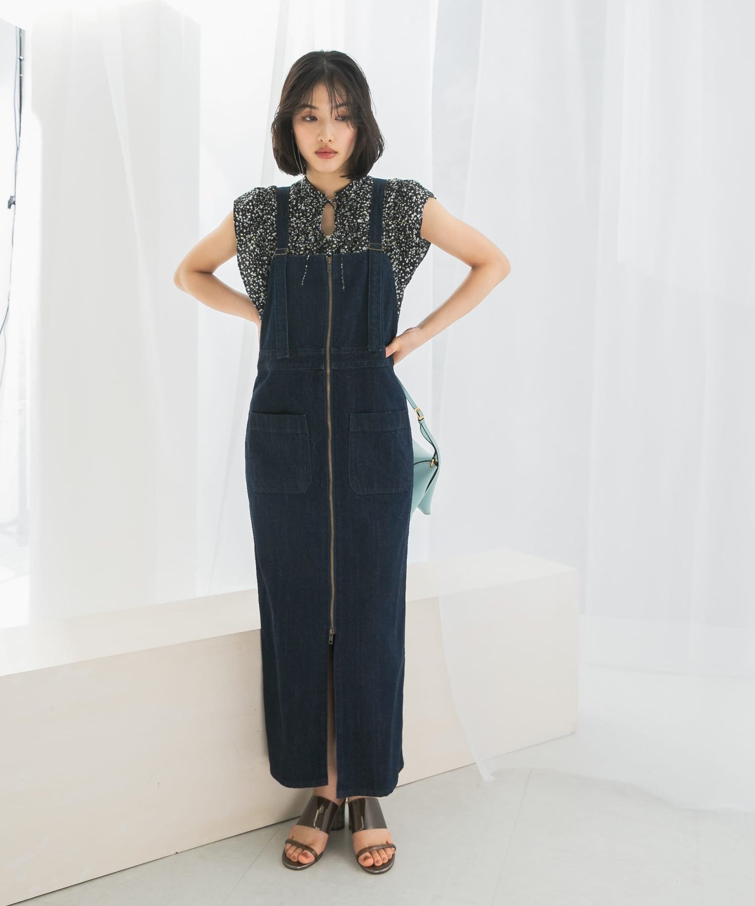 【SALE／50%OFF】URBAN RESEARCH ROSSO 『別注』Lee*ROSSO ILINE SALOPETTE SKIRT アーバンリサーチロッソ ワンピース・ドレス ワンピース ブラック【送料無料】