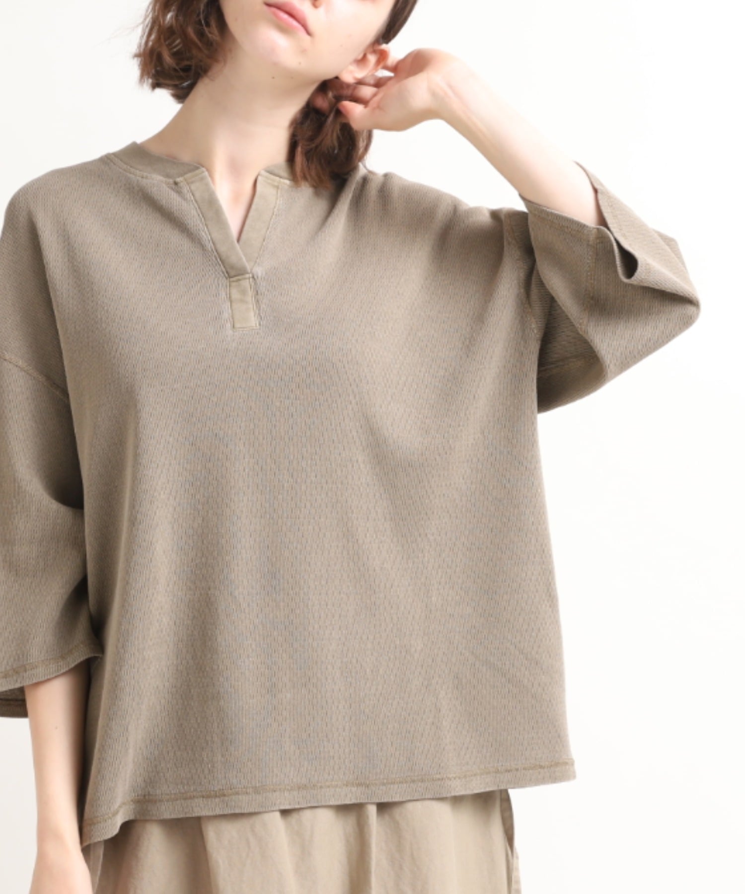 【SALE／41%OFF】RNA-N ビグメントサーマルスリットネックTシャツ アールエヌエーエヌ トップス カットソー・Tシャツ グレー カーキグリーン ベージュ(4)