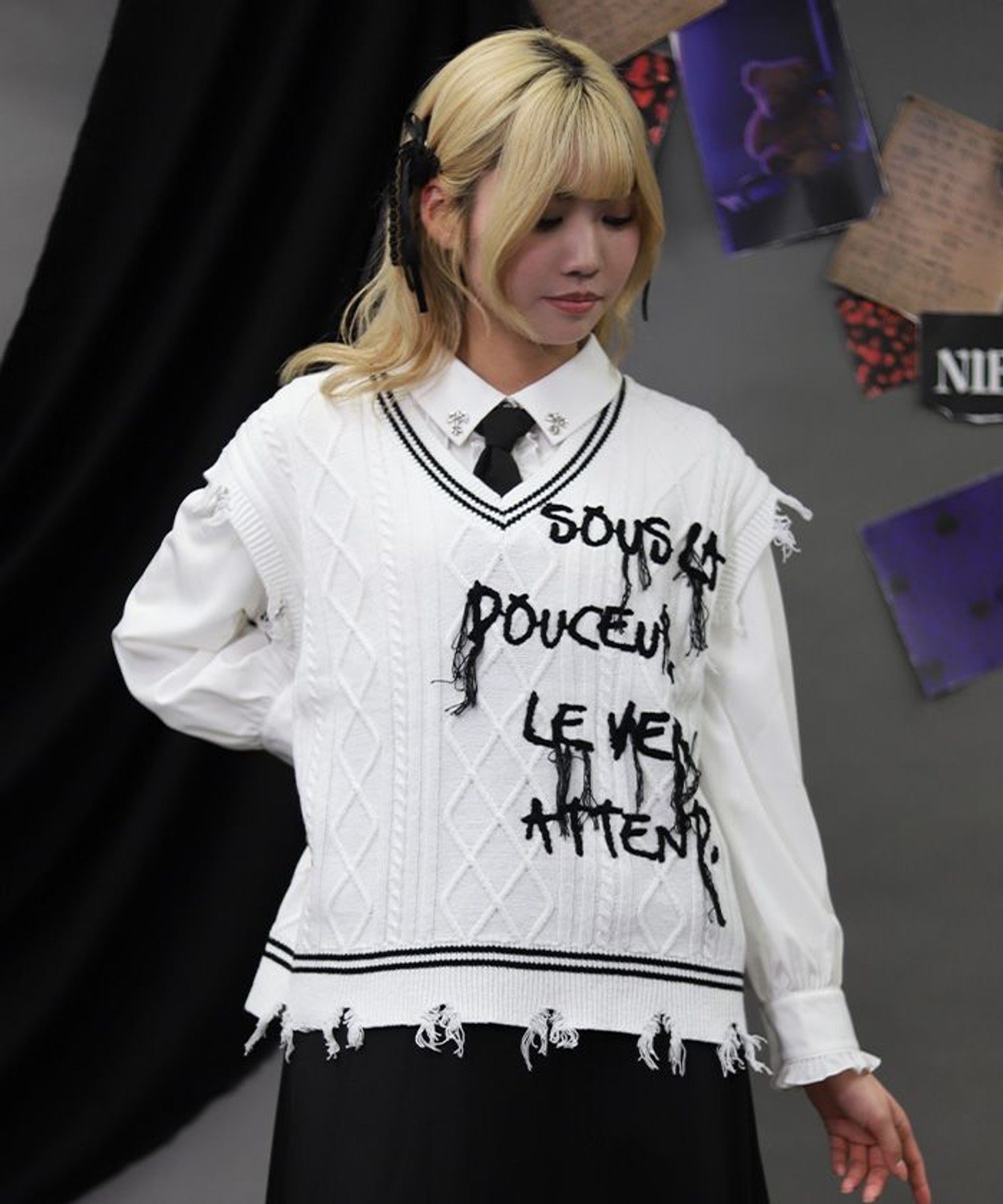 【SALE／30%OFF】axes femme POETIQUE コード刺繍ニットベスト アクシーズファム トップス ニット ホワイト グリーン【送料無料】