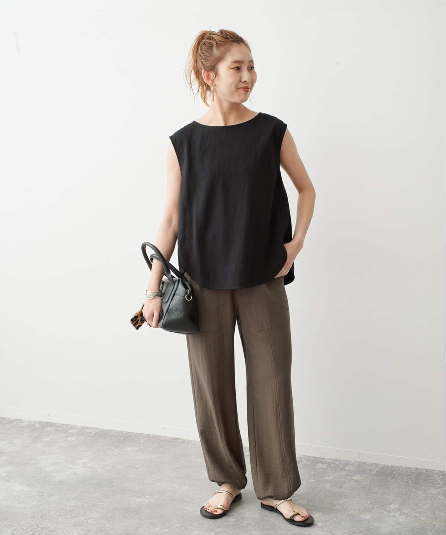 Spick & Span 《セットアップ可》スムースフィールプルオーバー スピックアンドスパン トップス カットソー・Tシャツ ブラック ブラウン