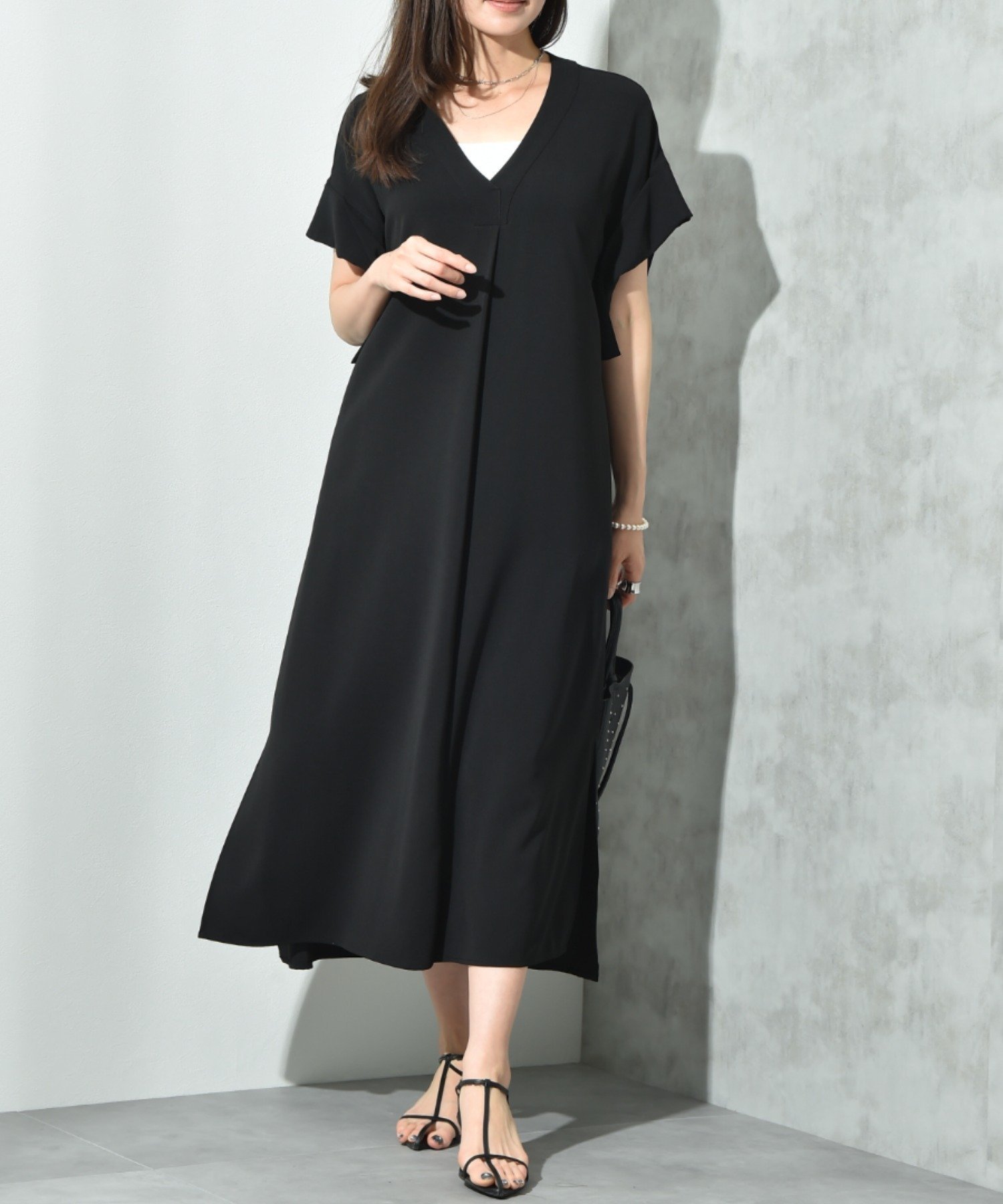 【SALE／37%OFF】CLOCHE 【CLOCHE】接触冷感Vネックワンピース インタープラネット ワンピース・ドレス ワンピース ベージュ ブラック グリーン【送料無料】