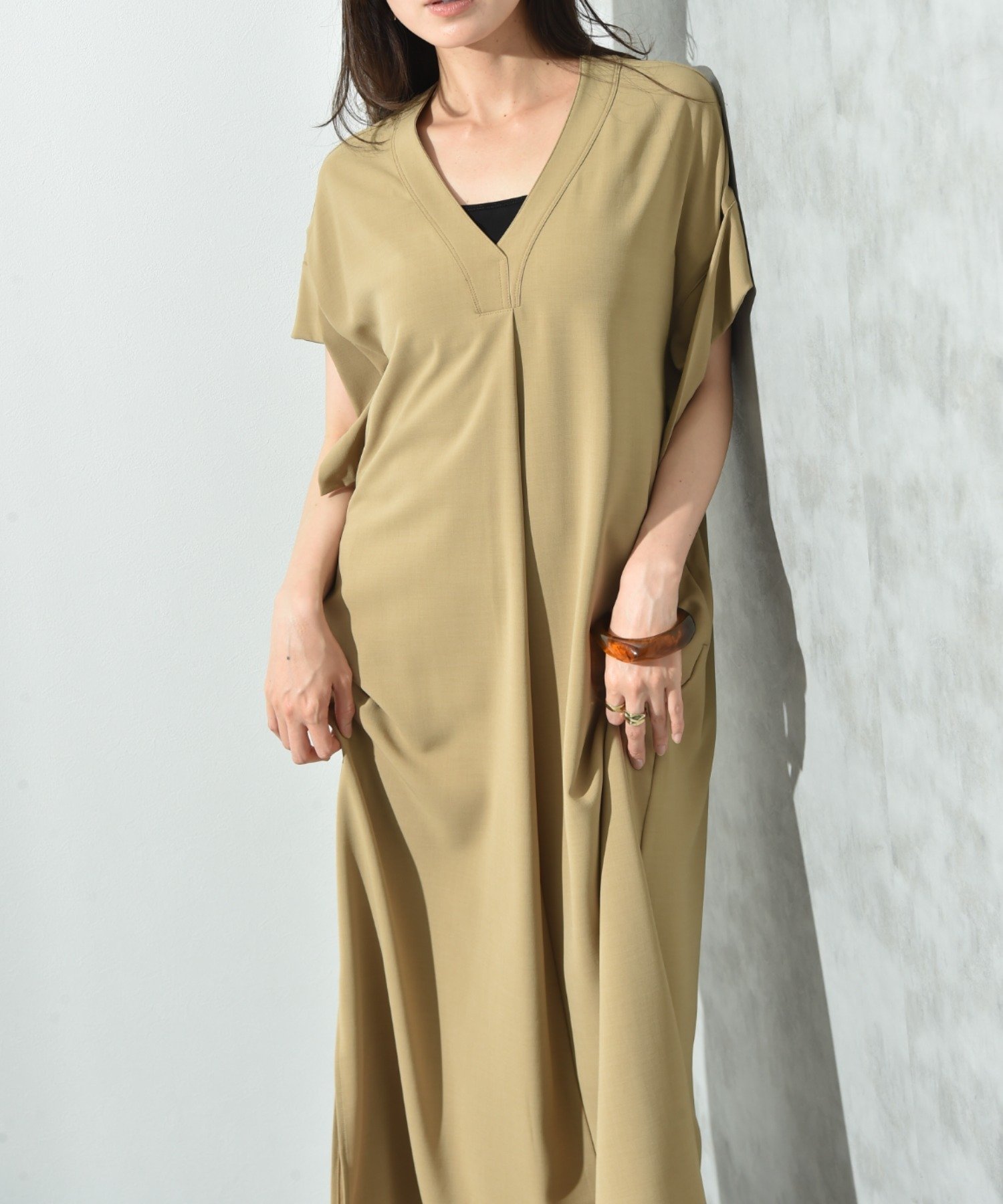 【SALE／37%OFF】CLOCHE 【CLOCHE】接触冷感Vネックワンピース インタープラネット ワンピース・ドレス ワンピース ベージュ ブラック グリーン【送料無料】