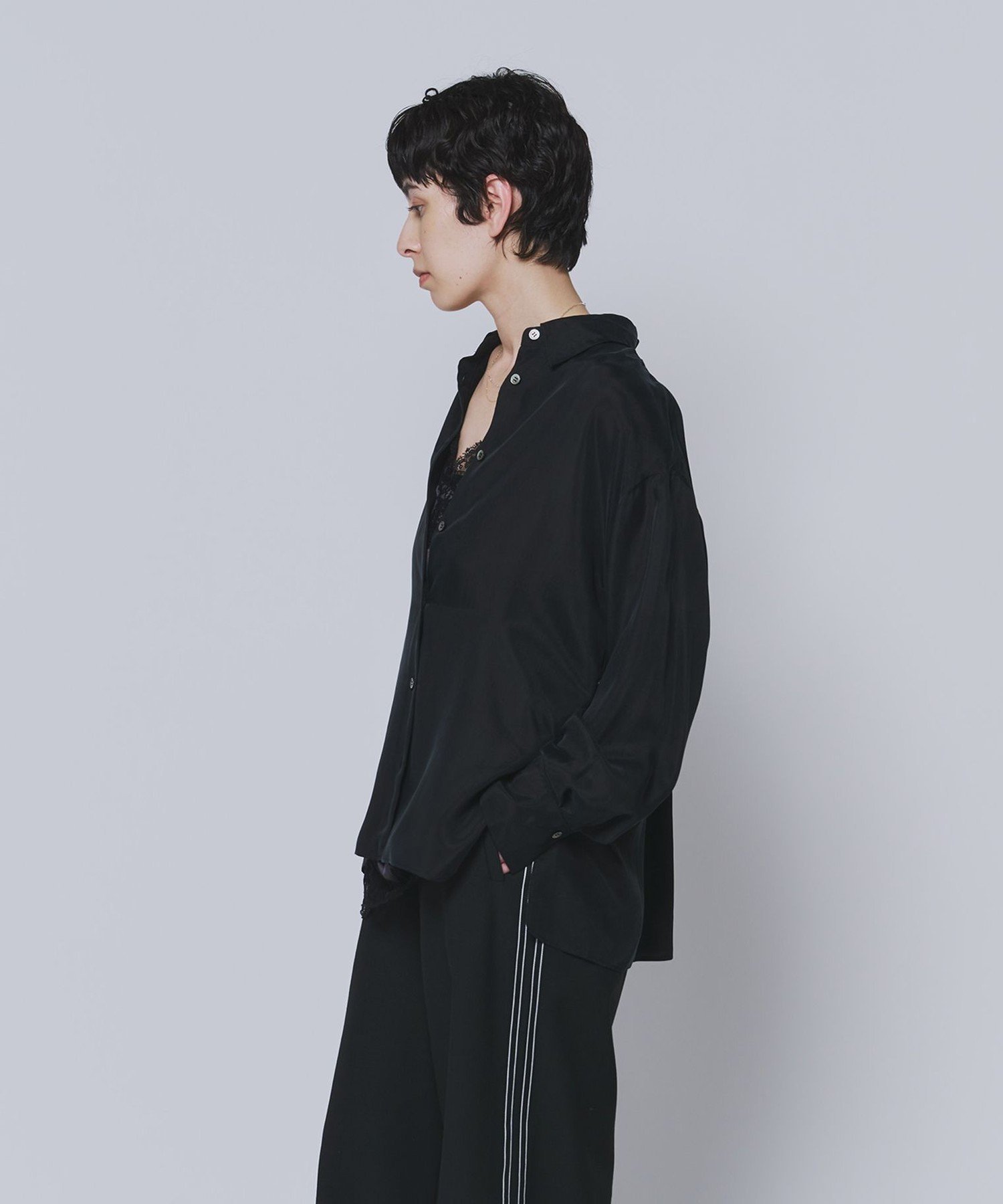 1er Arrondissement キュプラフィブリルレギュラーカラーシャツ プルミエアロンディスモン トップス シャツ・ブラウス ブラック ブラウン