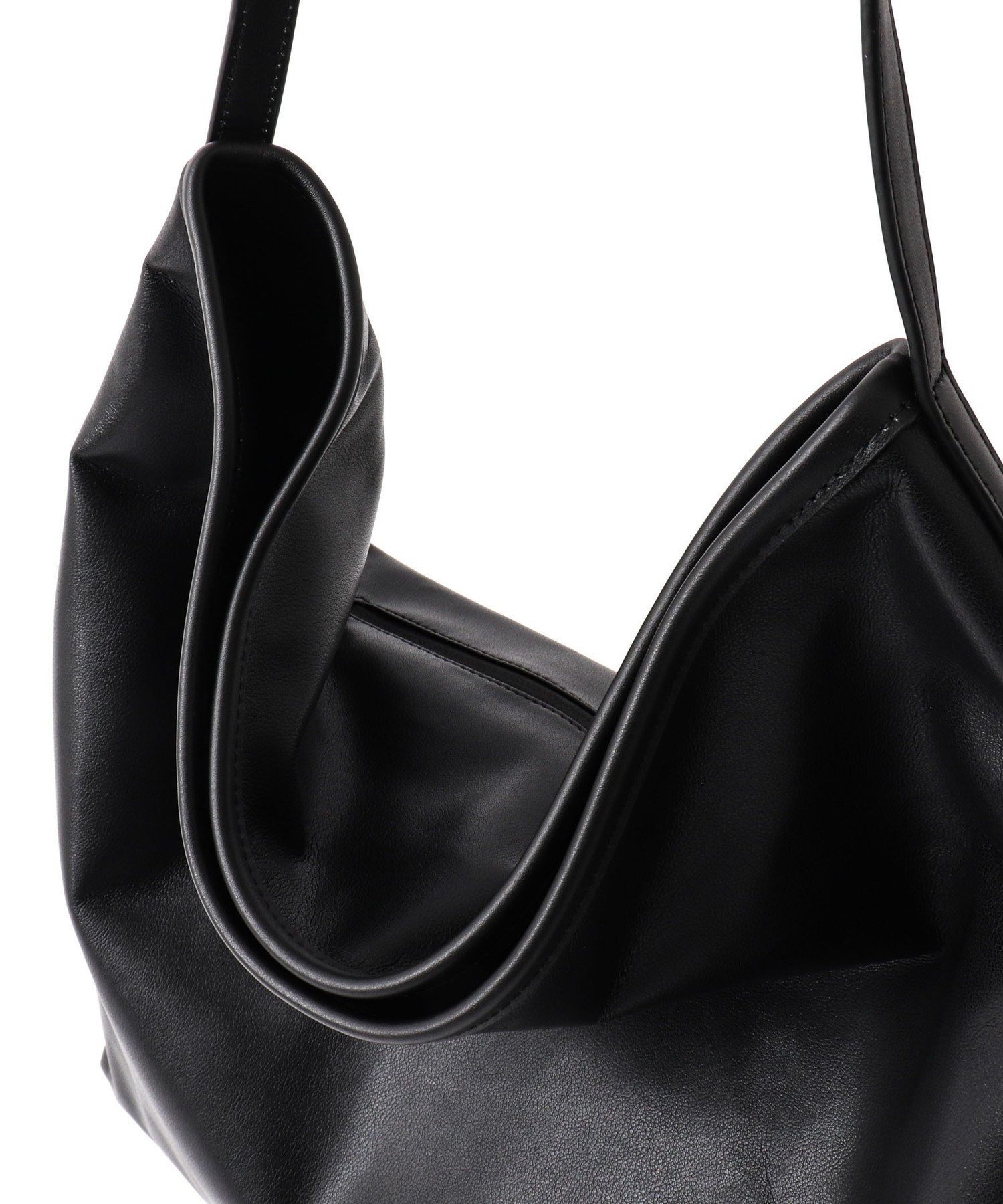 【Un coeur/アンクール】K906015 DRAPE ONE SHOULDER ノーリーズ バッグ ショルダーバッグ ブラック