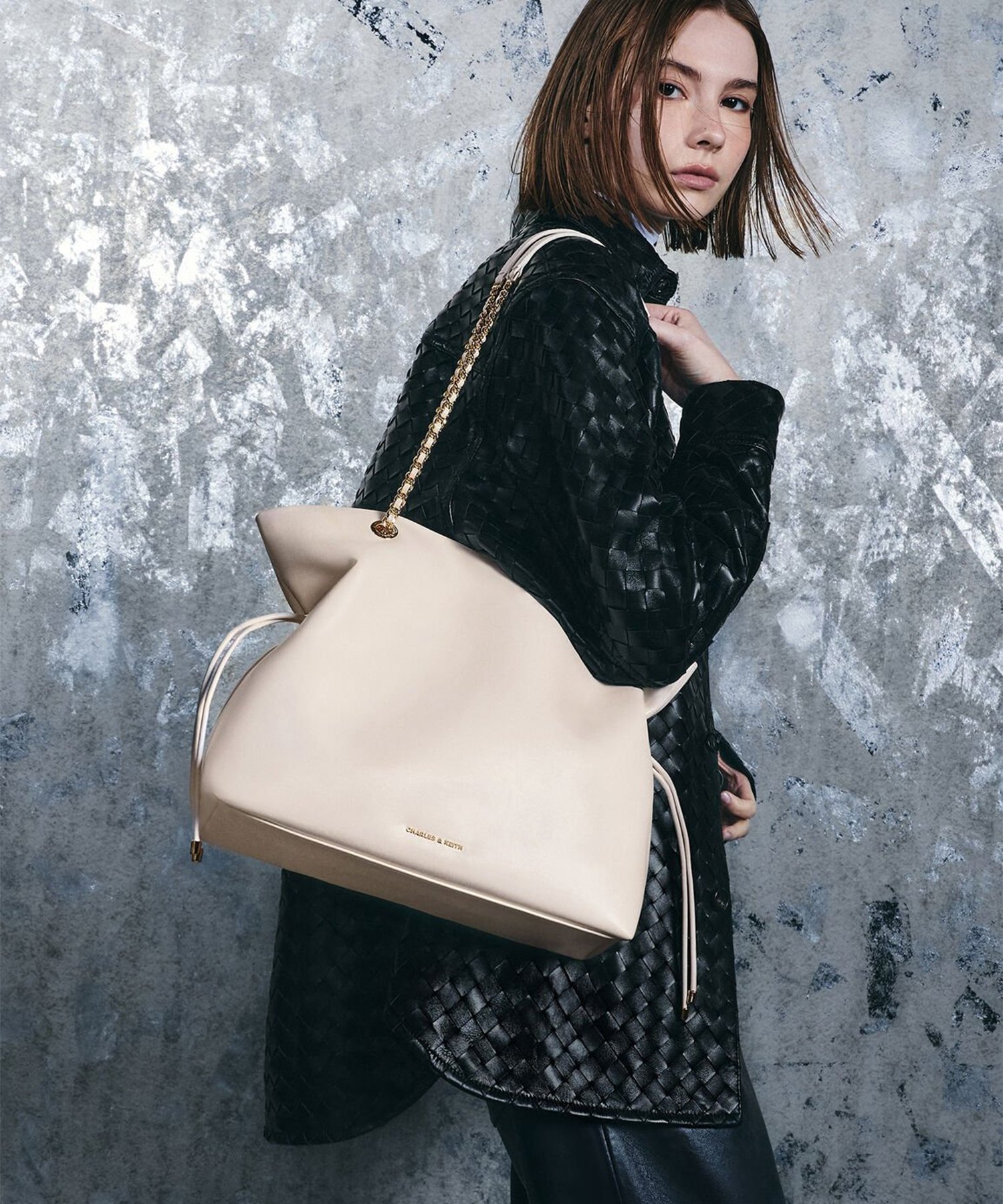 Arya アリア ブレイドストラップダブルハンドルトートバッグ チャールズアンドキース バッグ ショルダーバッグ ブラック