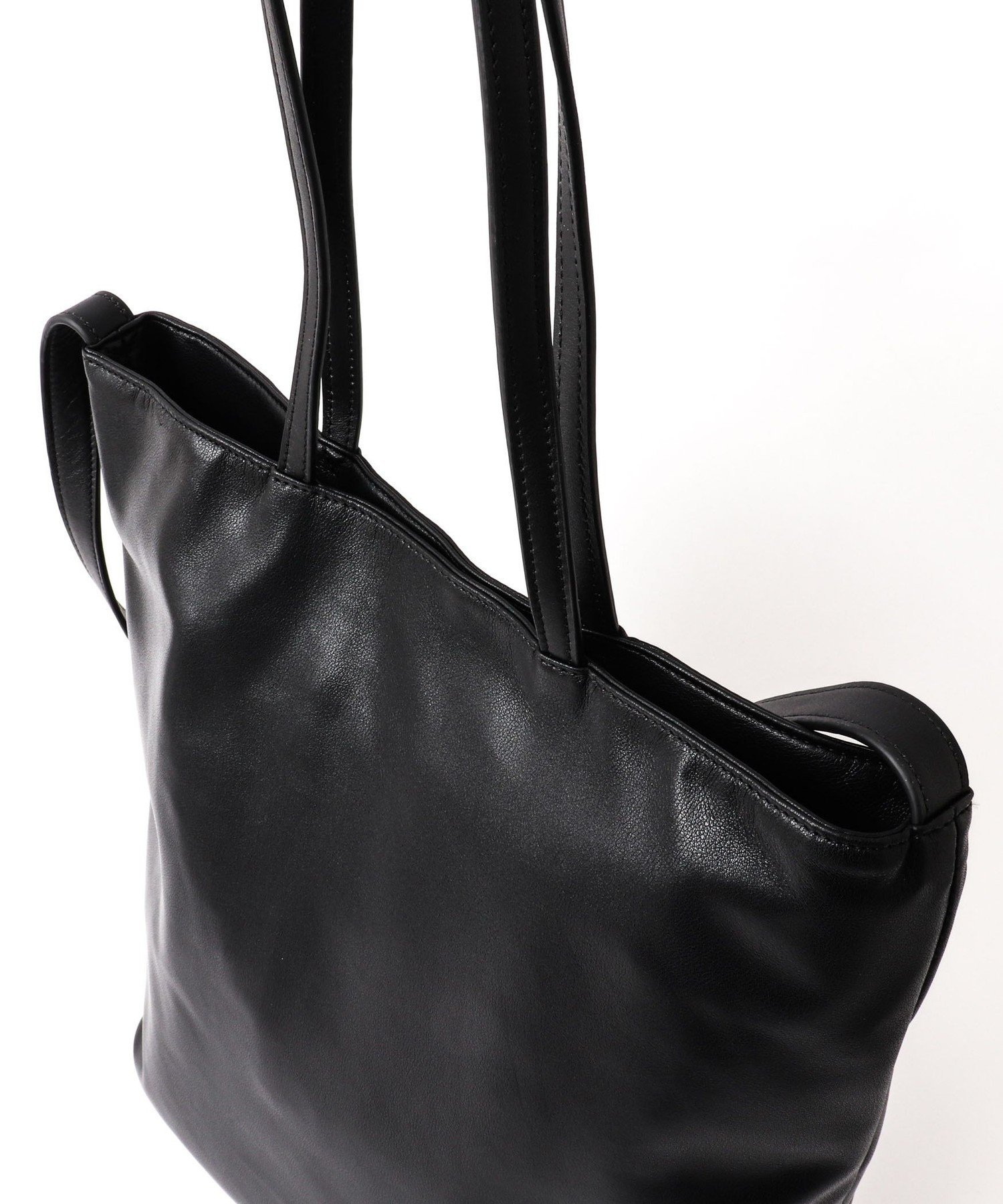 【Un coeur/アンクール】K906018 DRAPE 2WAY TOTE ノーリーズ バッグ トートバッグ ブラック