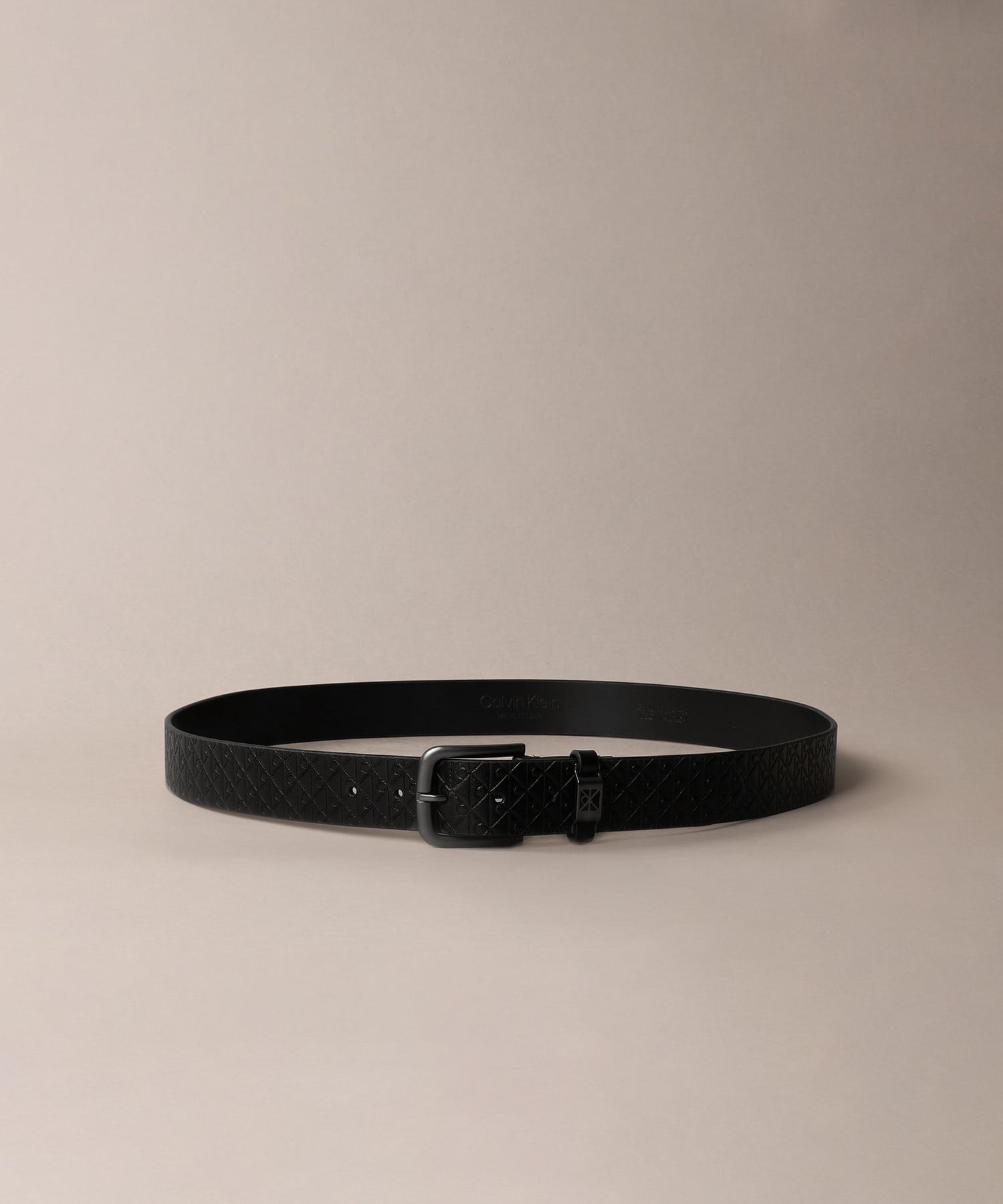 (M)【公式ショップ】 カルバンクライン ベルト - ラウンドバックルオールオーバーエンブレムベルト Calvin Klein Jeans Accessory 4D7131G カルバン・クライン ファッション雑貨 ベルト ブラック