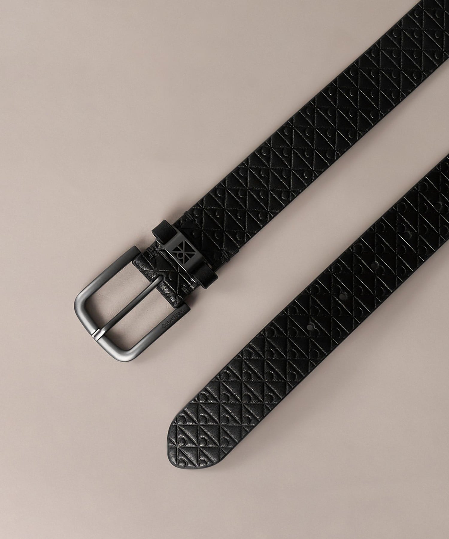 (M)【公式ショップ】 カルバンクライン ベルト - ラウンドバックルオールオーバーエンブレムベルト Calvin Klein Jeans Accessory 4D7131G カルバン・クライン ファッション雑貨 ベルト ブラック